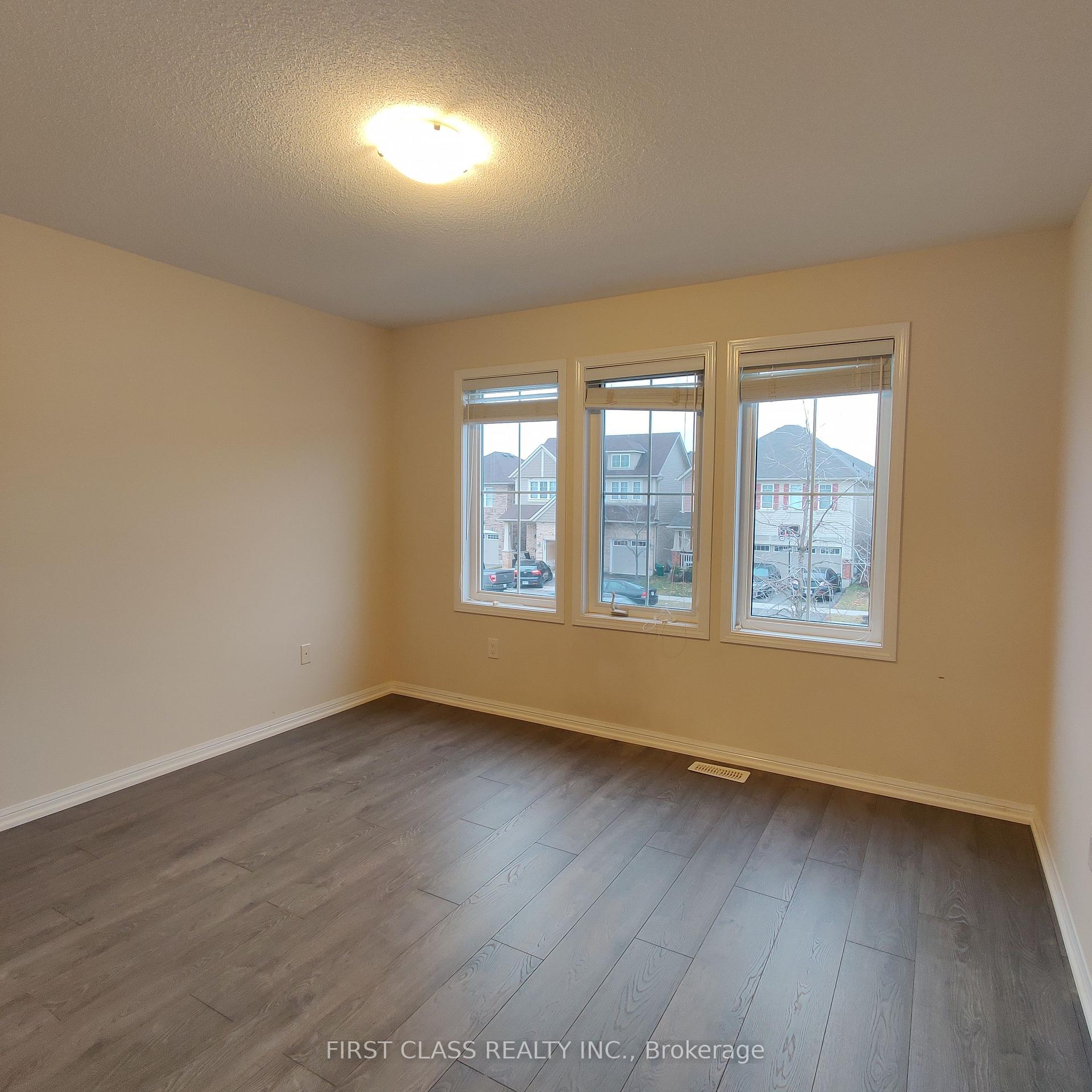 Photo 3 of 917 Farmstead Drive, Milton, Willmott — HOMEH