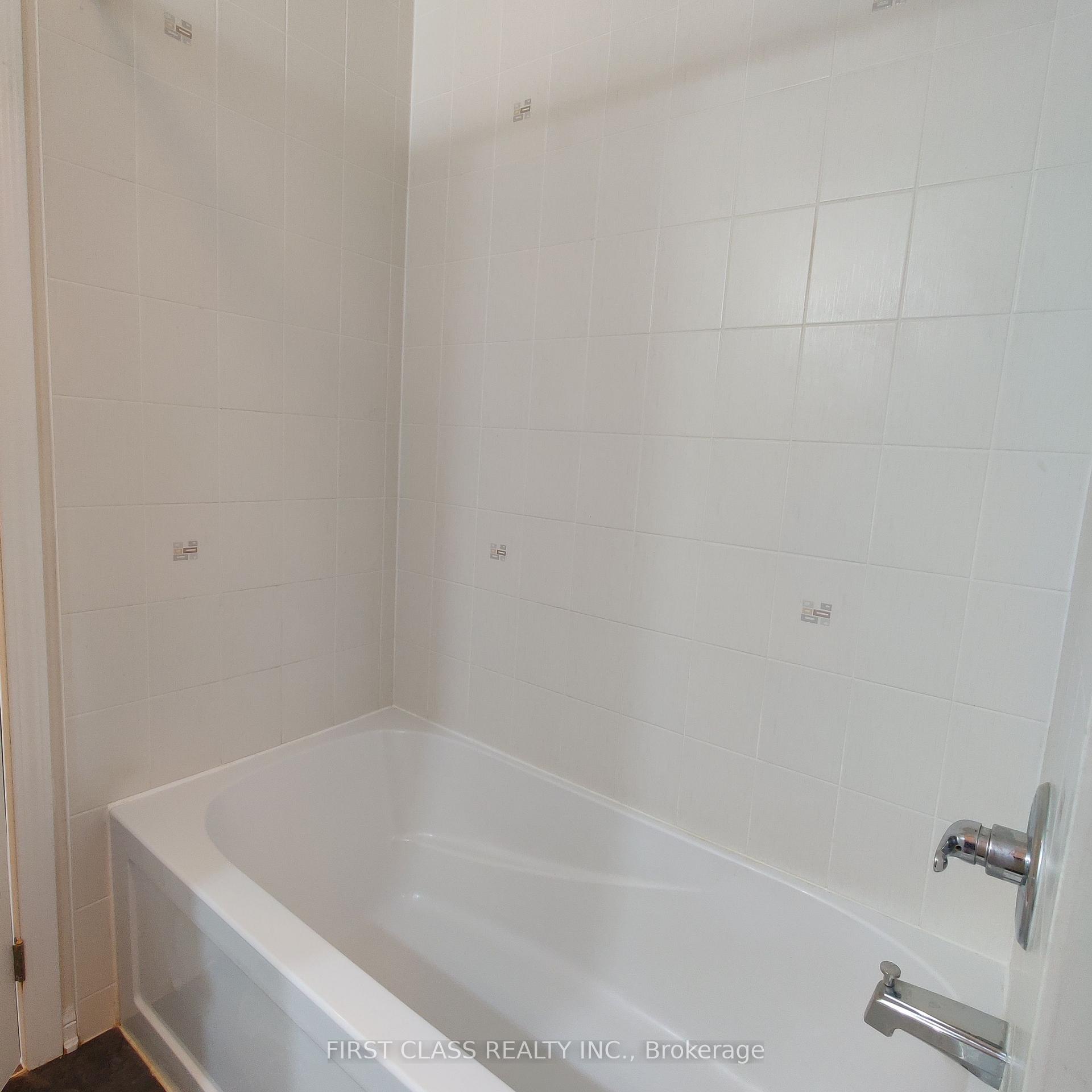 Photo 12 of 917 Farmstead Drive, Milton, Willmott — HOMEH