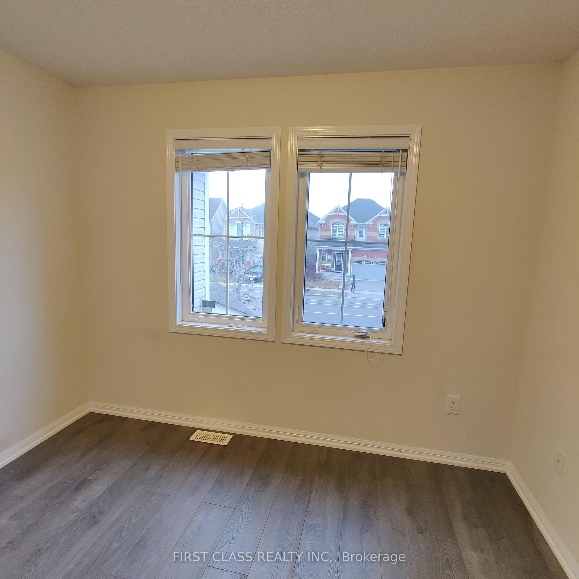 Photo 14 of 917 Farmstead Drive, Milton, Willmott — HOMEH