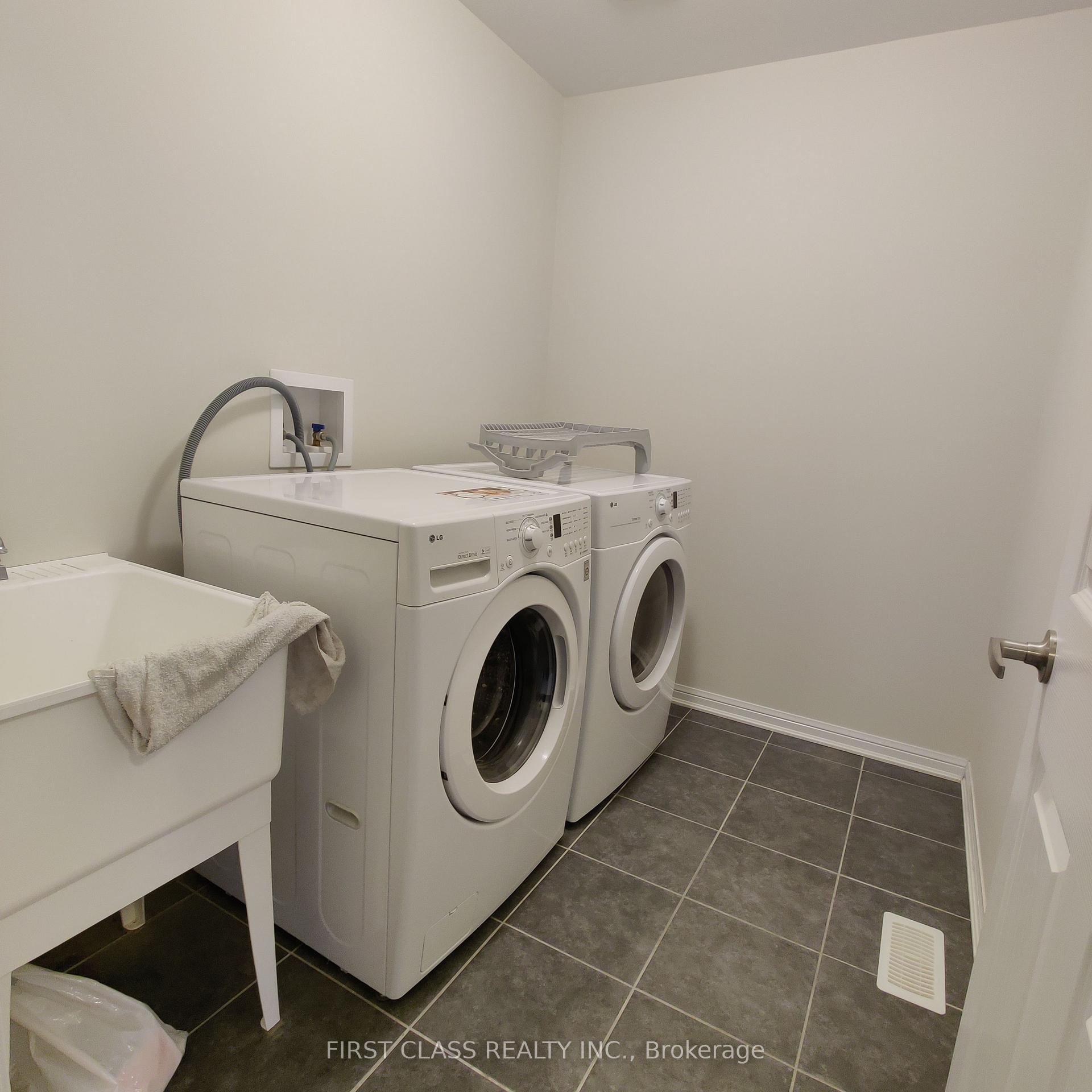 Photo 15 of 917 Farmstead Drive, Milton, Willmott — HOMEH