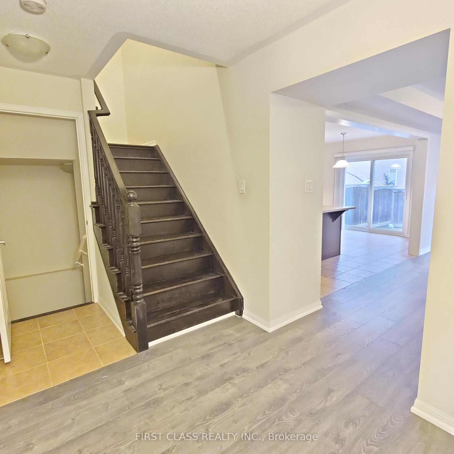 Photo 16 of 917 Farmstead Drive, Milton, Willmott — HOMEH