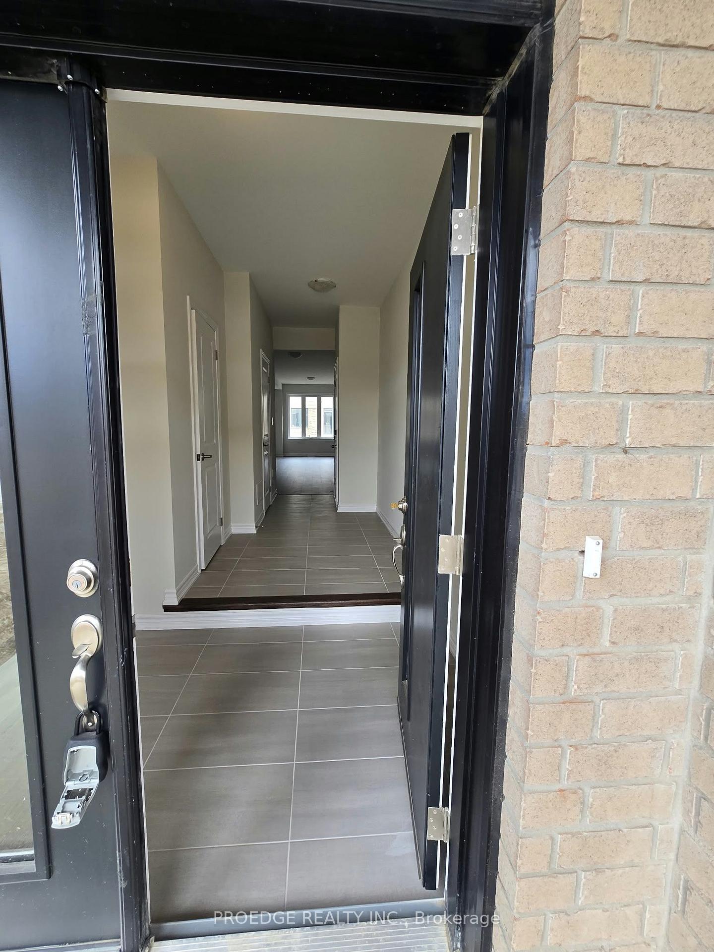 Photo 2 of 138 Periwinkle Crescent, Woodstock, Woodstock - North — HOMEH