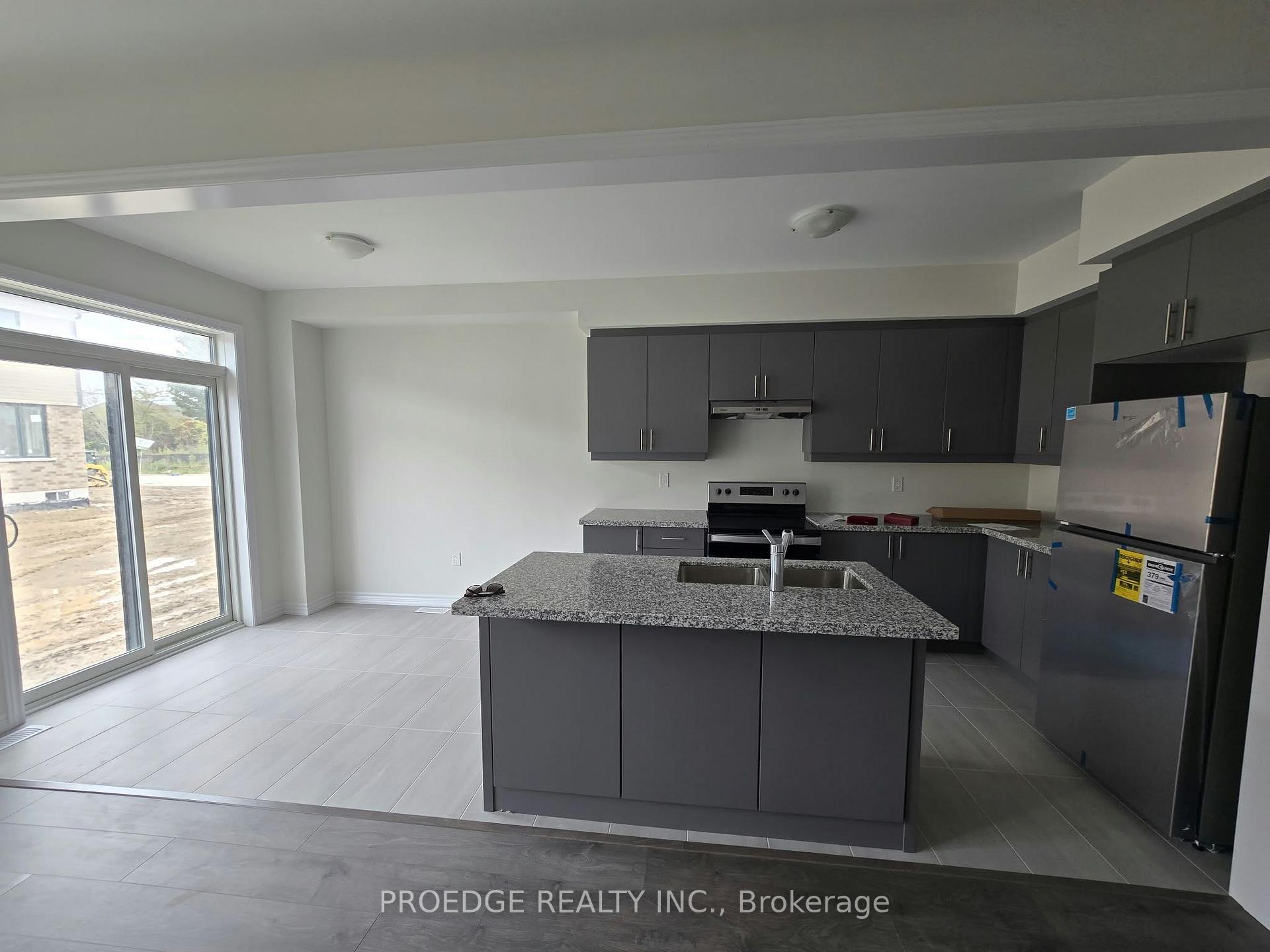Photo 5 of 138 Periwinkle Crescent, Woodstock, Woodstock - North — HOMEH