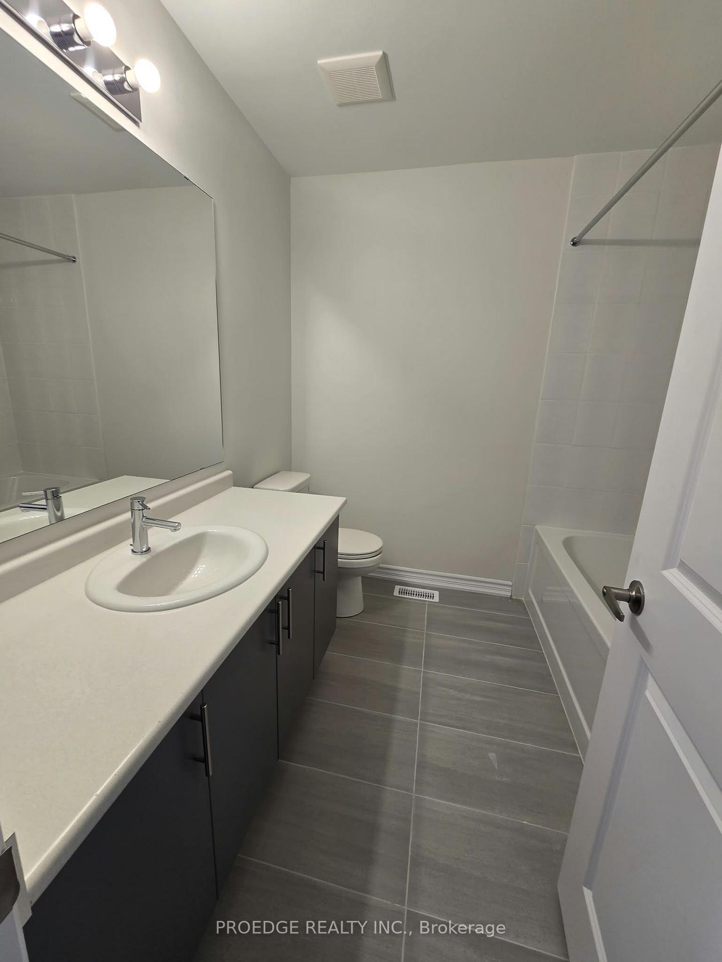 Photo 13 of 138 Periwinkle Crescent, Woodstock, Woodstock - North — HOMEH