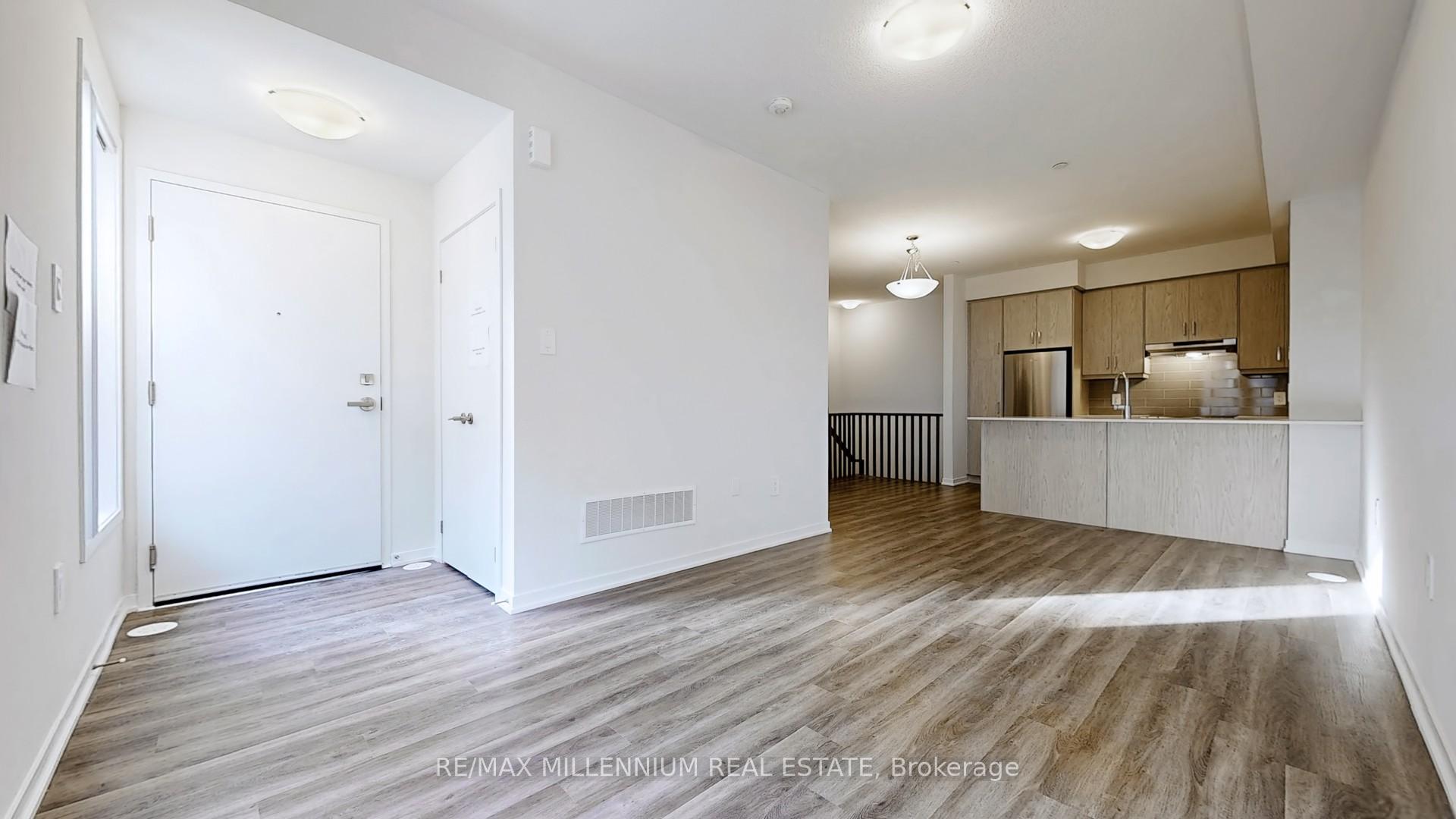 Photo 8 of Unit 64, 31 Honeycrisp Crescent, Vaughan, Vaughan Corporate Centre — HOMEH