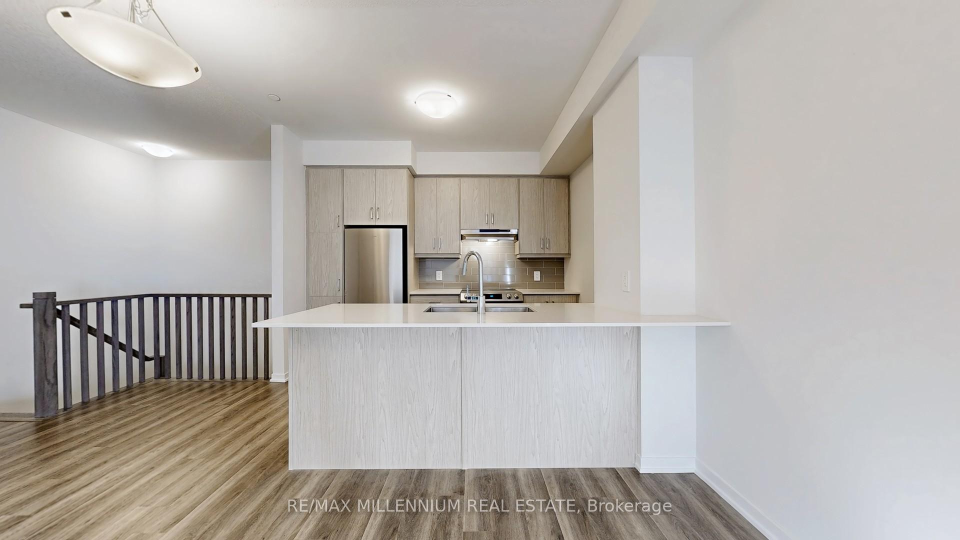 Photo 10 of Unit 64, 31 Honeycrisp Crescent, Vaughan, Vaughan Corporate Centre — HOMEH