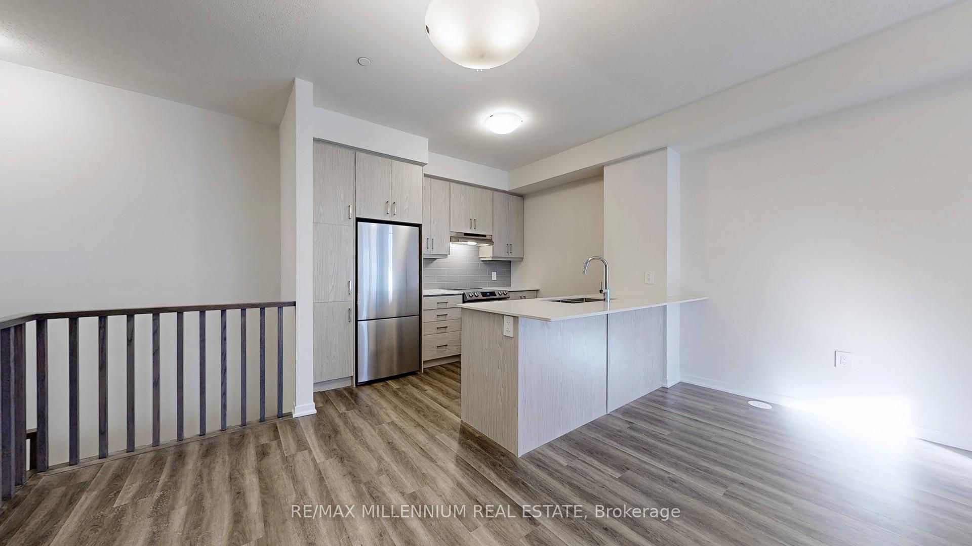 Photo 11 of Unit 64, 31 Honeycrisp Crescent, Vaughan, Vaughan Corporate Centre — HOMEH