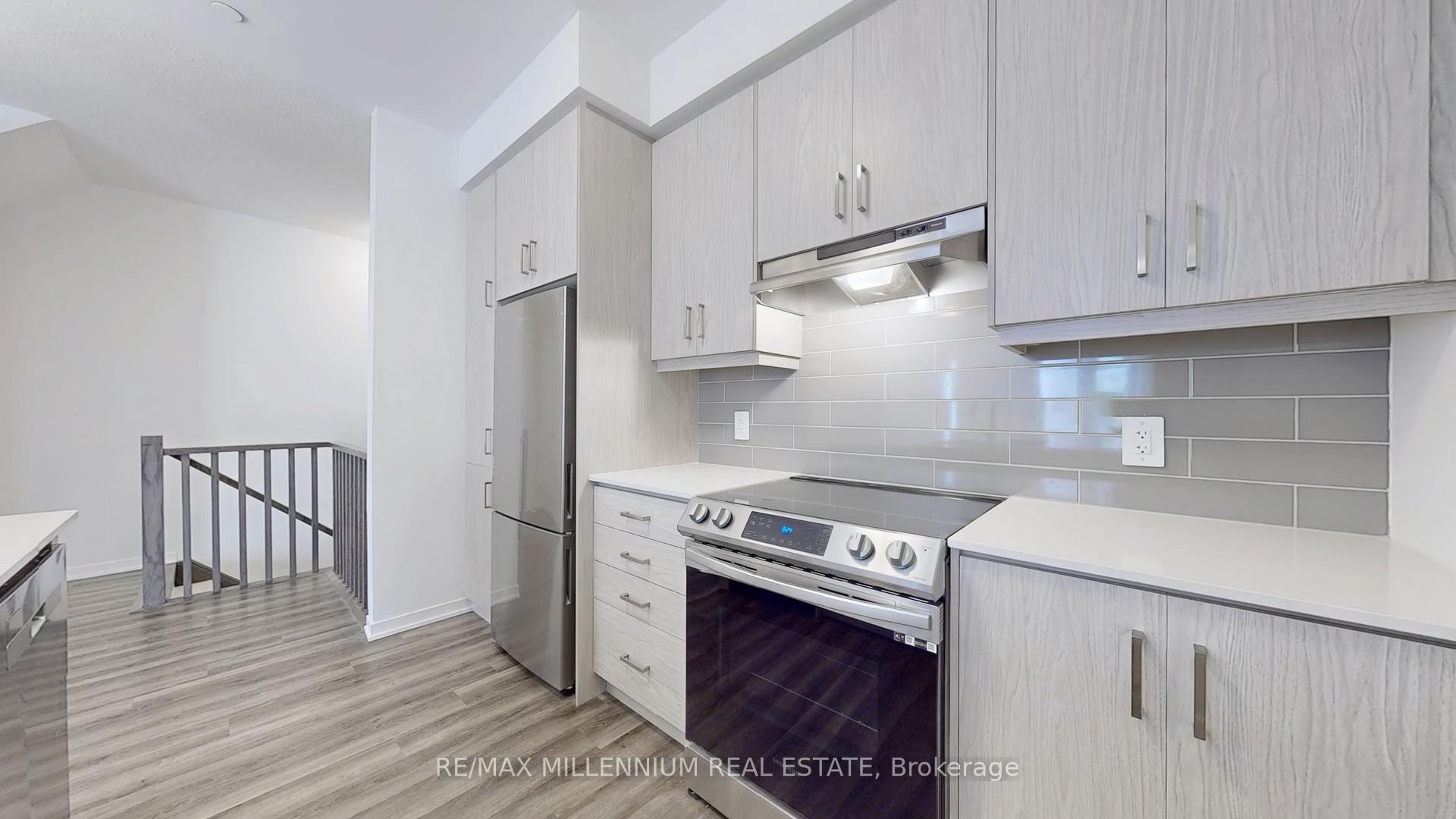 Photo 15 of Unit 64, 31 Honeycrisp Crescent, Vaughan, Vaughan Corporate Centre — HOMEH