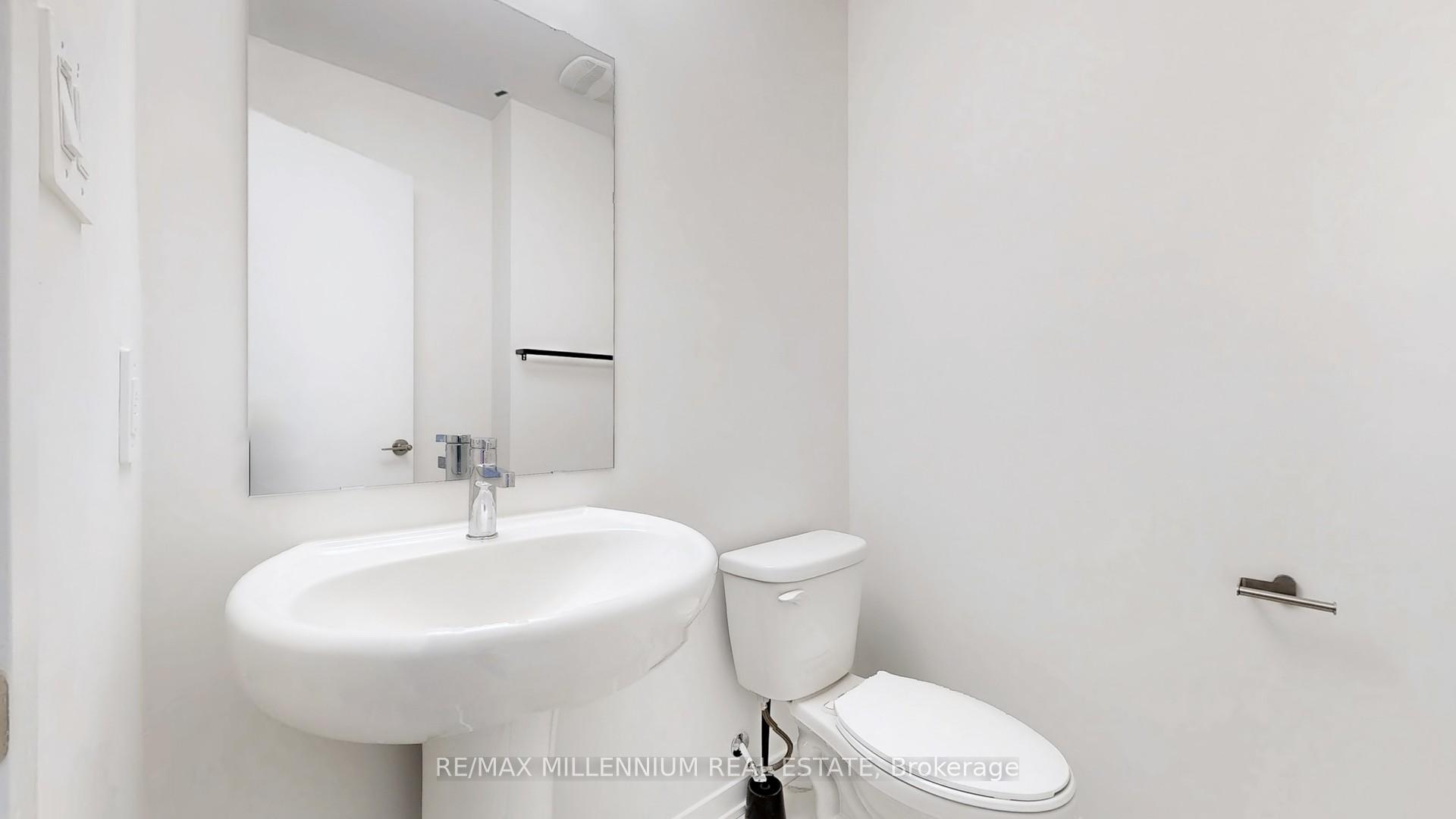 Photo 16 of Unit 64, 31 Honeycrisp Crescent, Vaughan, Vaughan Corporate Centre — HOMEH