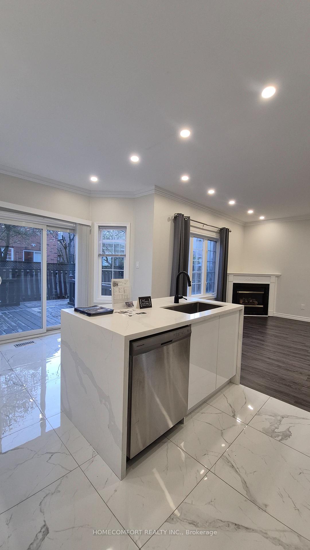 Photo 7 of 4 Caymus Street, Richmond Hill, Langstaff — HOMEH