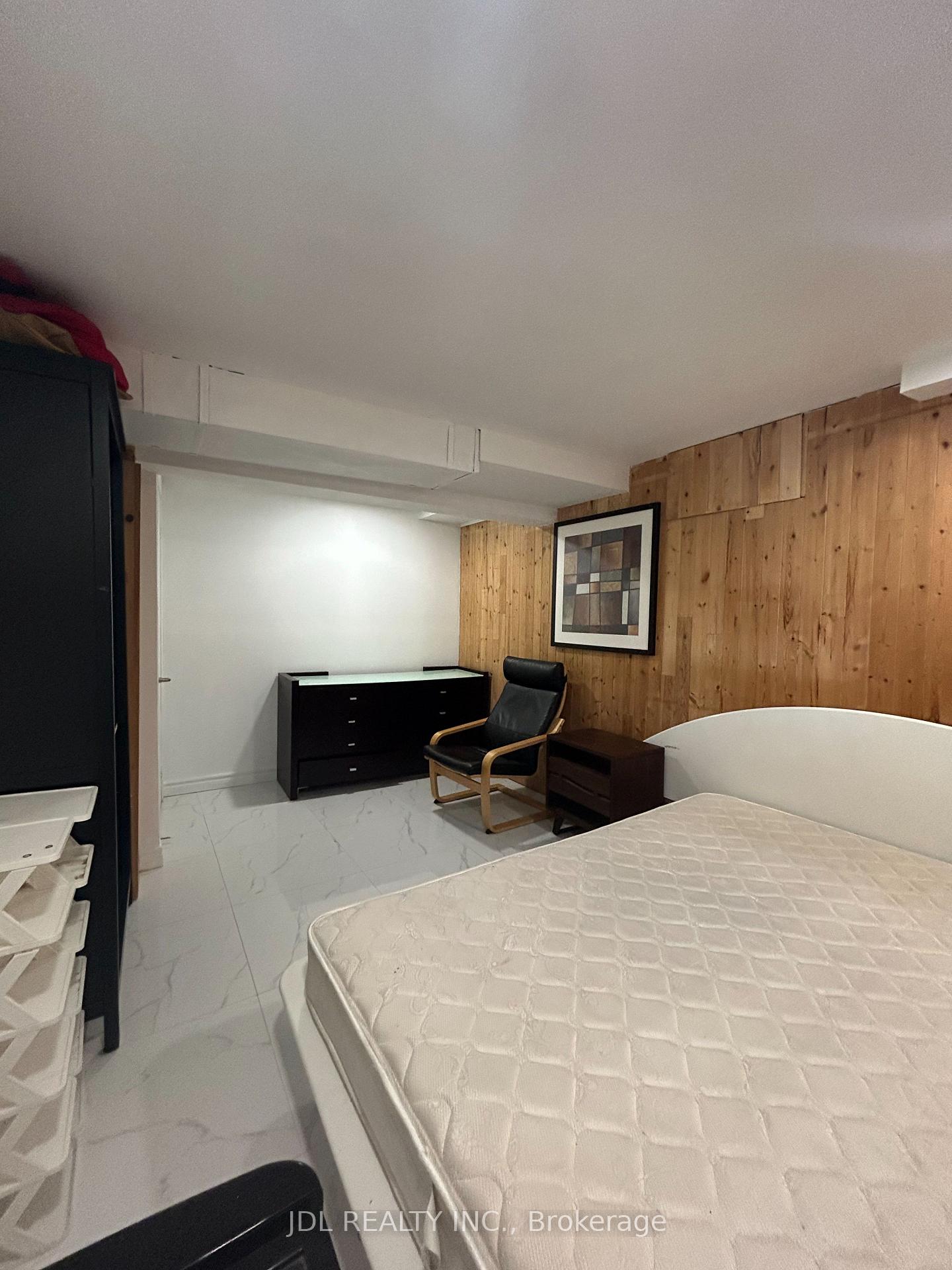 Photo 6 of Unit One Bedroom bsmt, 110 Robinson St Street, Markham, Bullock — HOMEH
