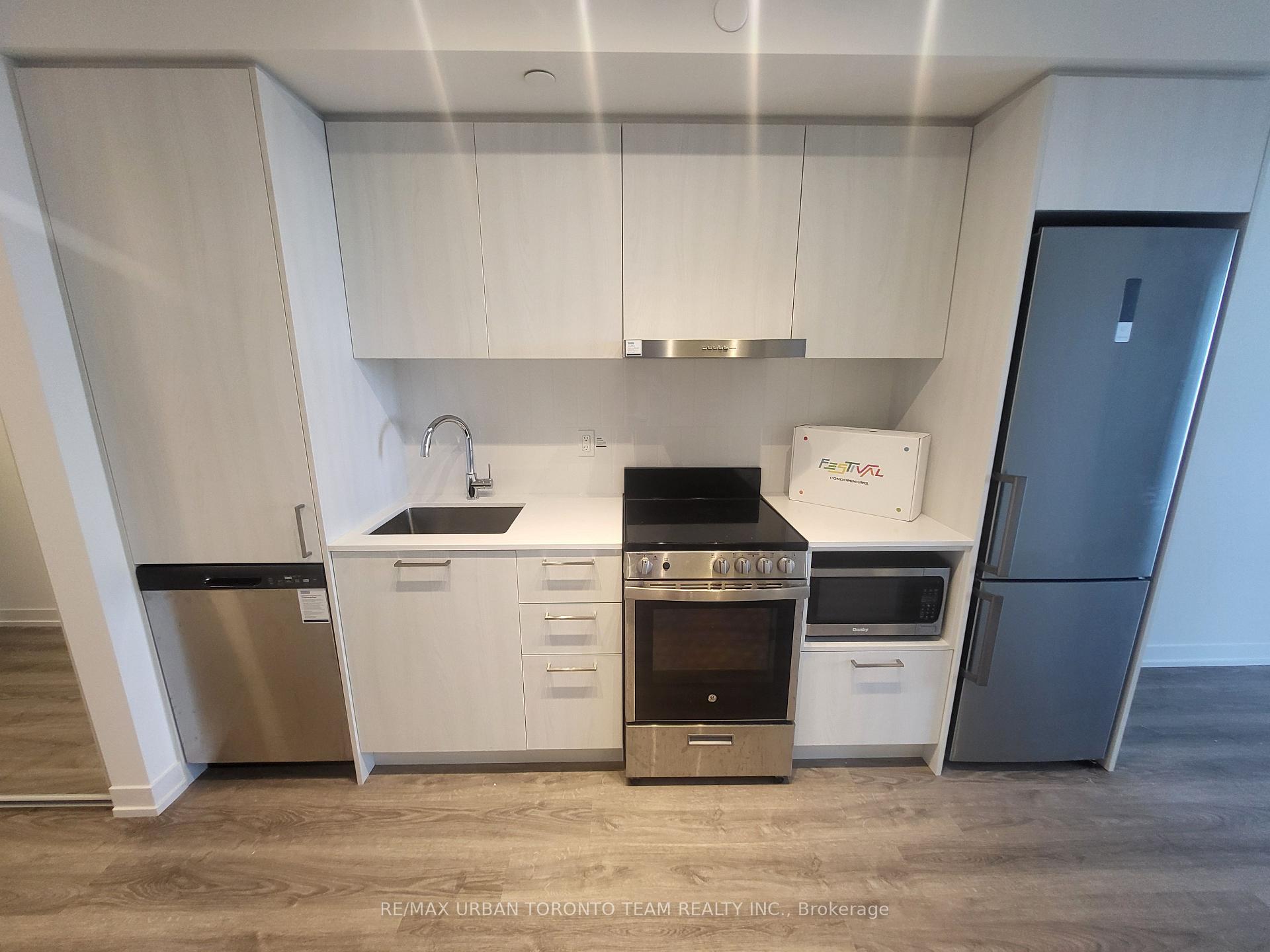 Photo 3 of Unit 1717, 195 Commerce Street, Vaughan, Vaughan Corporate Centre — HOMEH