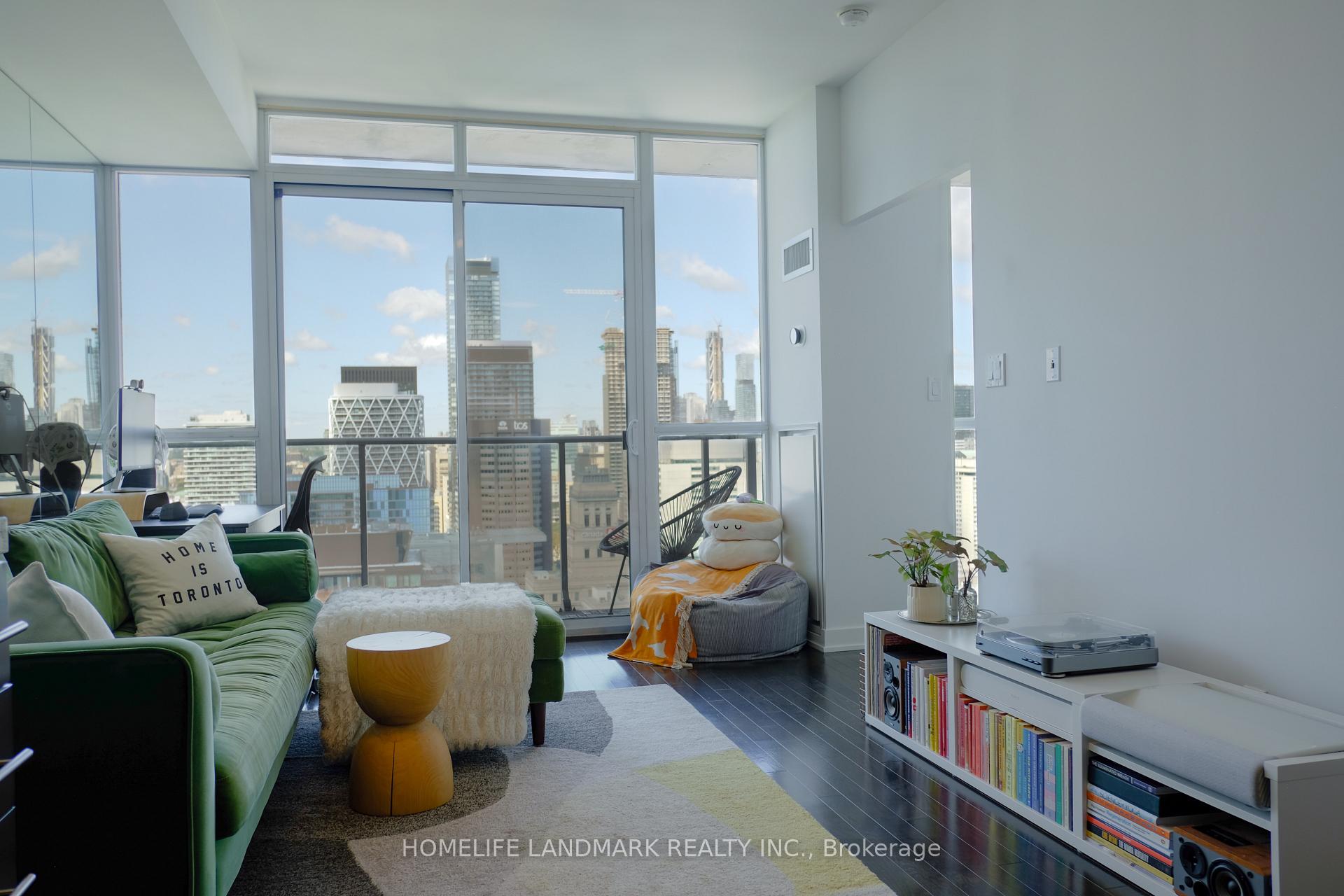 Photo 3 of Unit 3306, 126 Simcoe Street, Toronto, Waterfront Communities — HOMEH