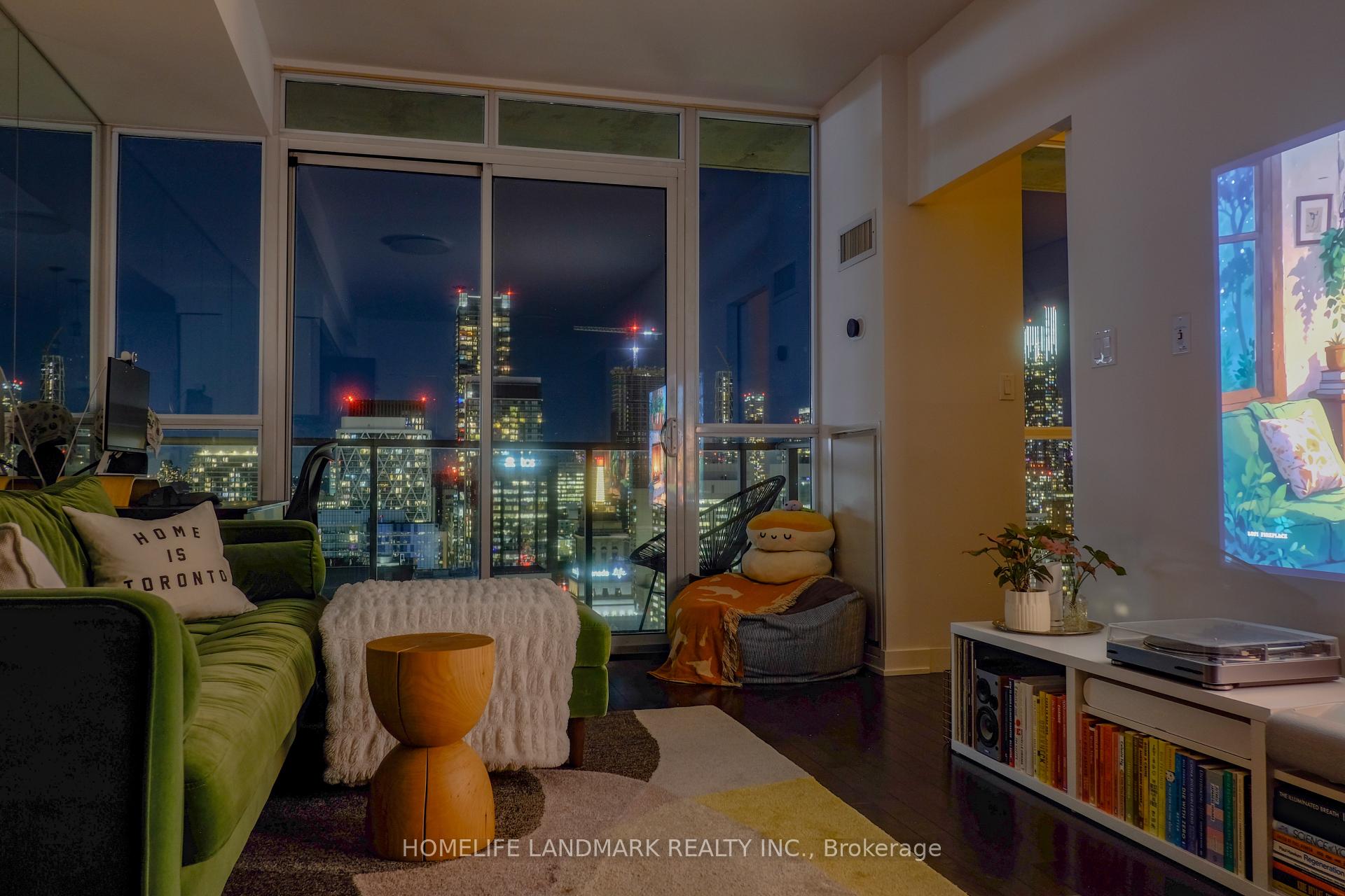 Photo 5 of Unit 3306, 126 Simcoe Street, Toronto, Waterfront Communities — HOMEH