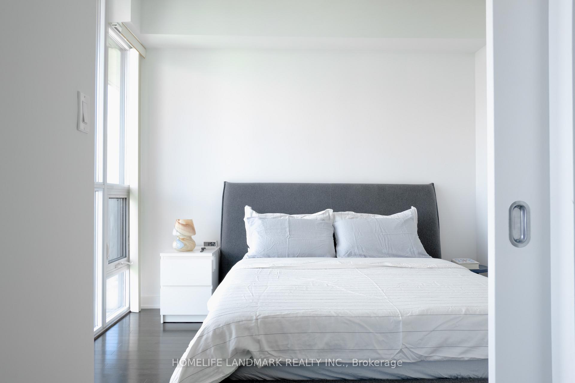 Photo 10 of Unit 3306, 126 Simcoe Street, Toronto, Waterfront Communities — HOMEH
