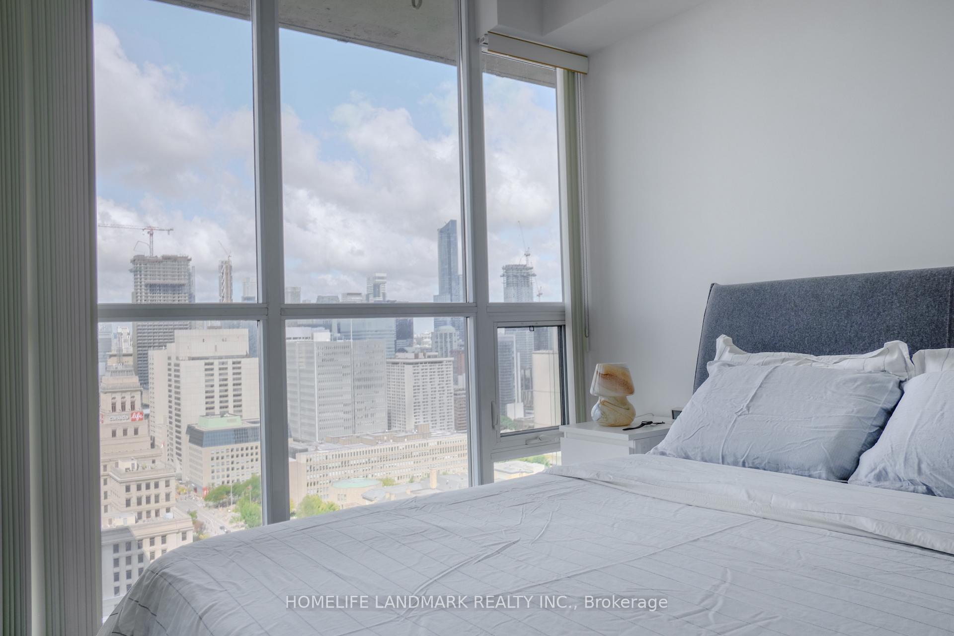 Photo 11 of Unit 3306, 126 Simcoe Street, Toronto, Waterfront Communities — HOMEH