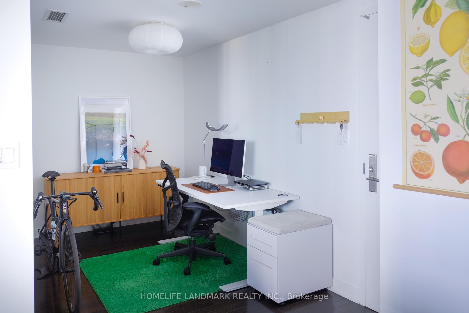 Photo 9 of Unit 3306, 126 Simcoe Street, Toronto, Waterfront Communities — HOMEH