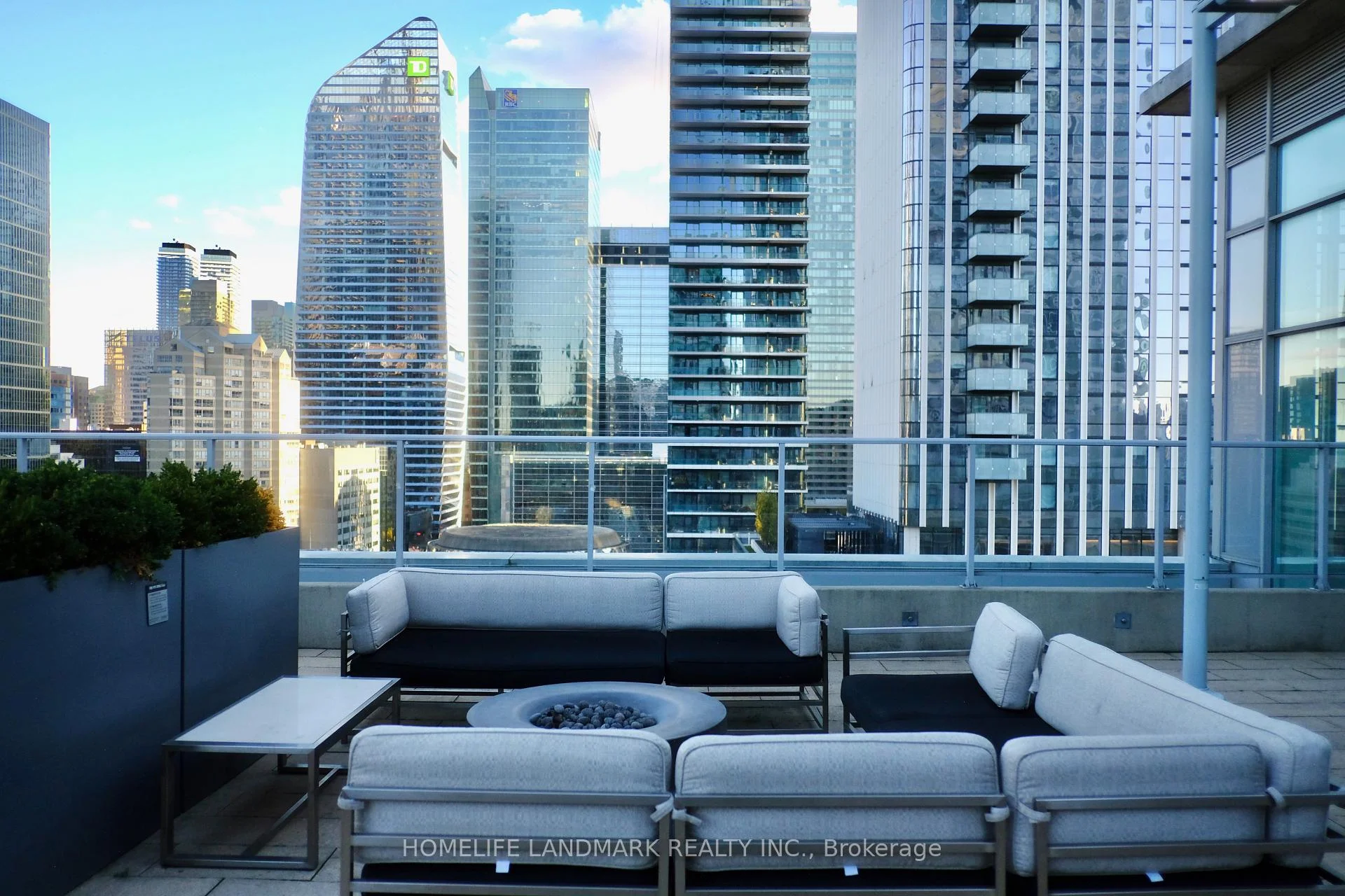 Photo 24 of Unit 3306, 126 Simcoe Street, Toronto, Waterfront Communities — HOMEH