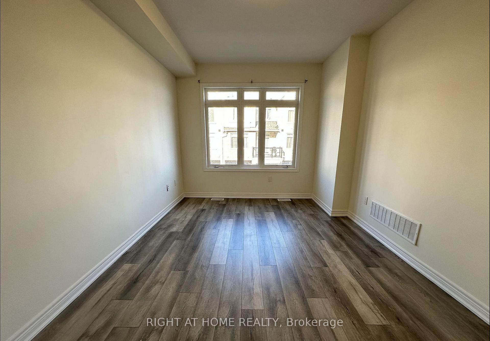 Photo 12 of Unit 22, 40 Zinfandel Drive, Hamilton, Fruitland — HOMEH