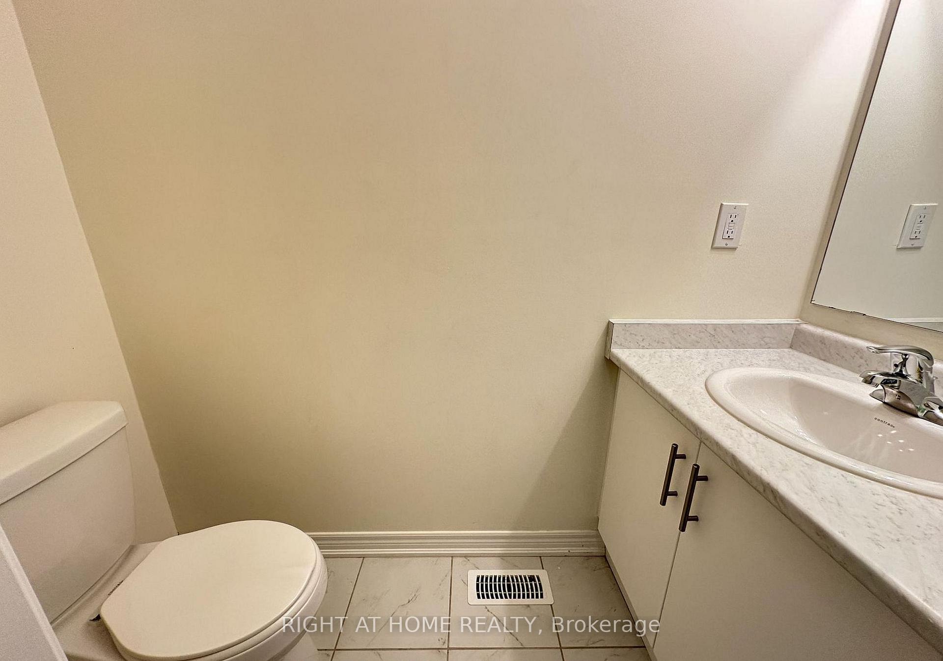 Photo 15 of Unit 22, 40 Zinfandel Drive, Hamilton, Fruitland — HOMEH