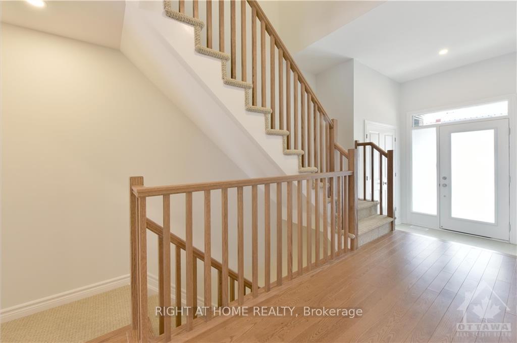 Photo 3 of 1007 Eider Street, Ottawa, Riverside South/Gloucester Glen — HOMEH