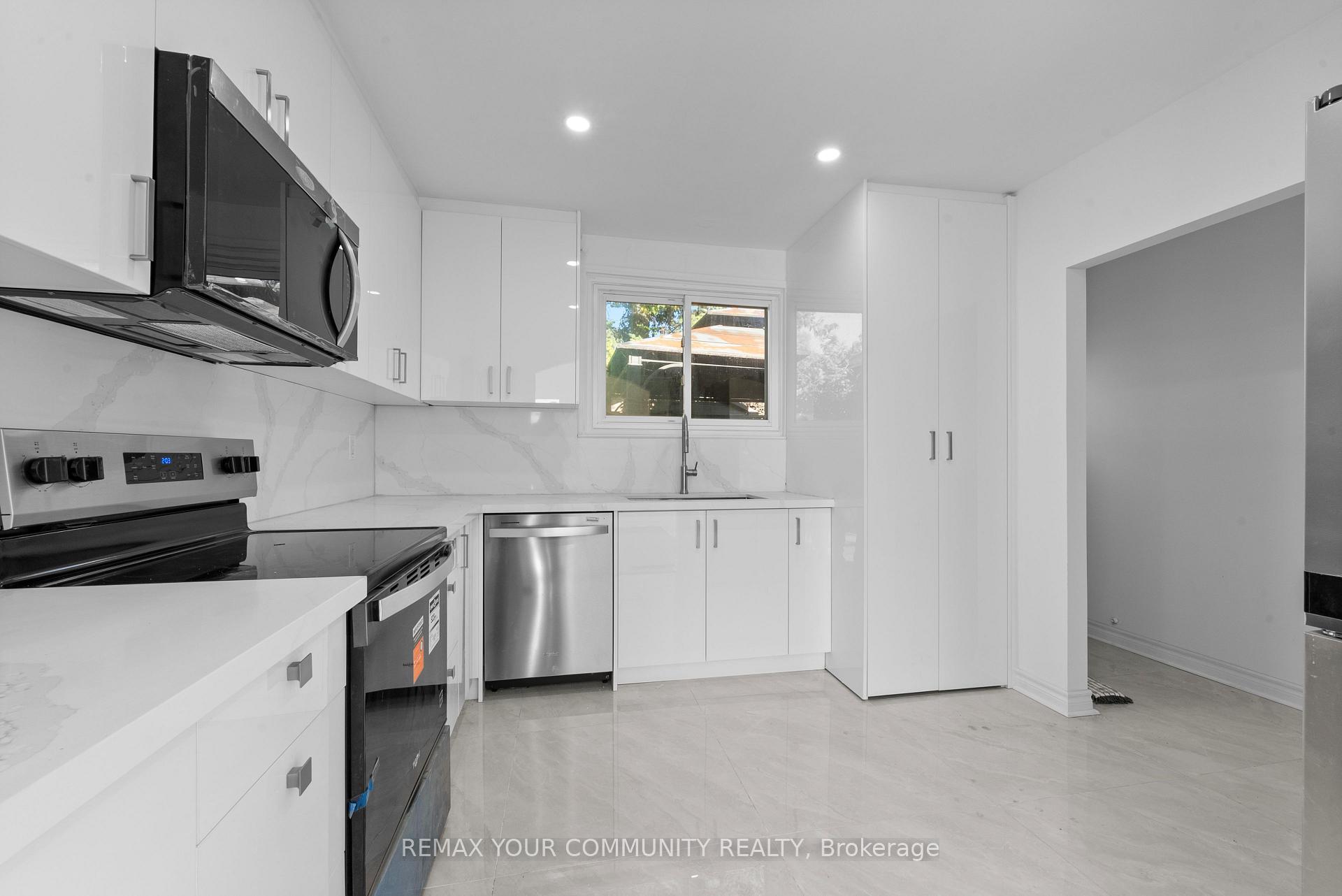 Photo 1 of 2 Lisburn Crescent, North York, Don Valley Village — HOMEH