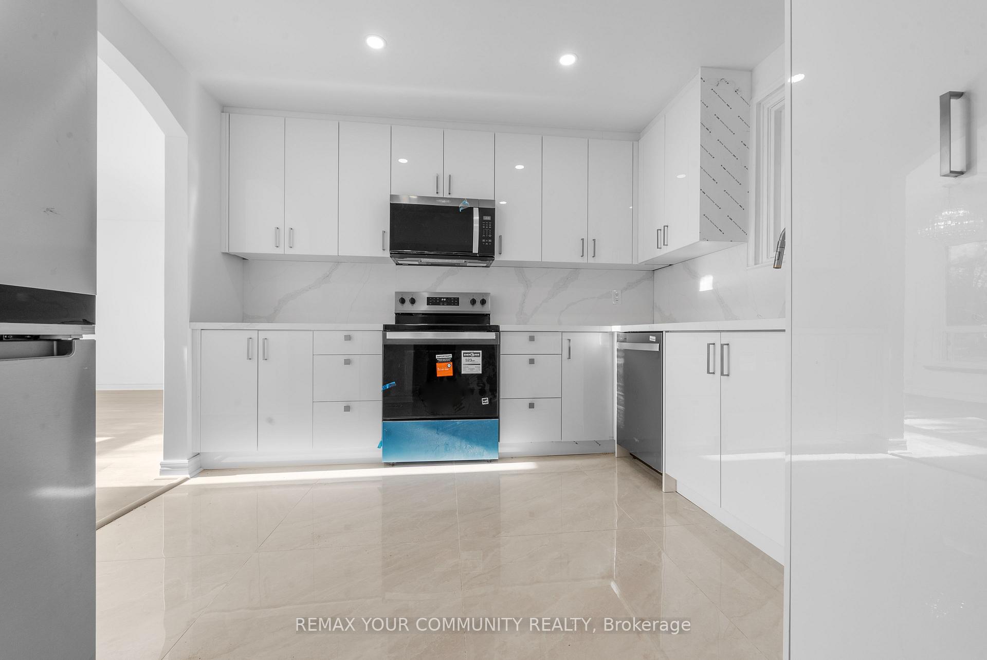 Photo 2 of 2 Lisburn Crescent, North York, Don Valley Village — HOMEH