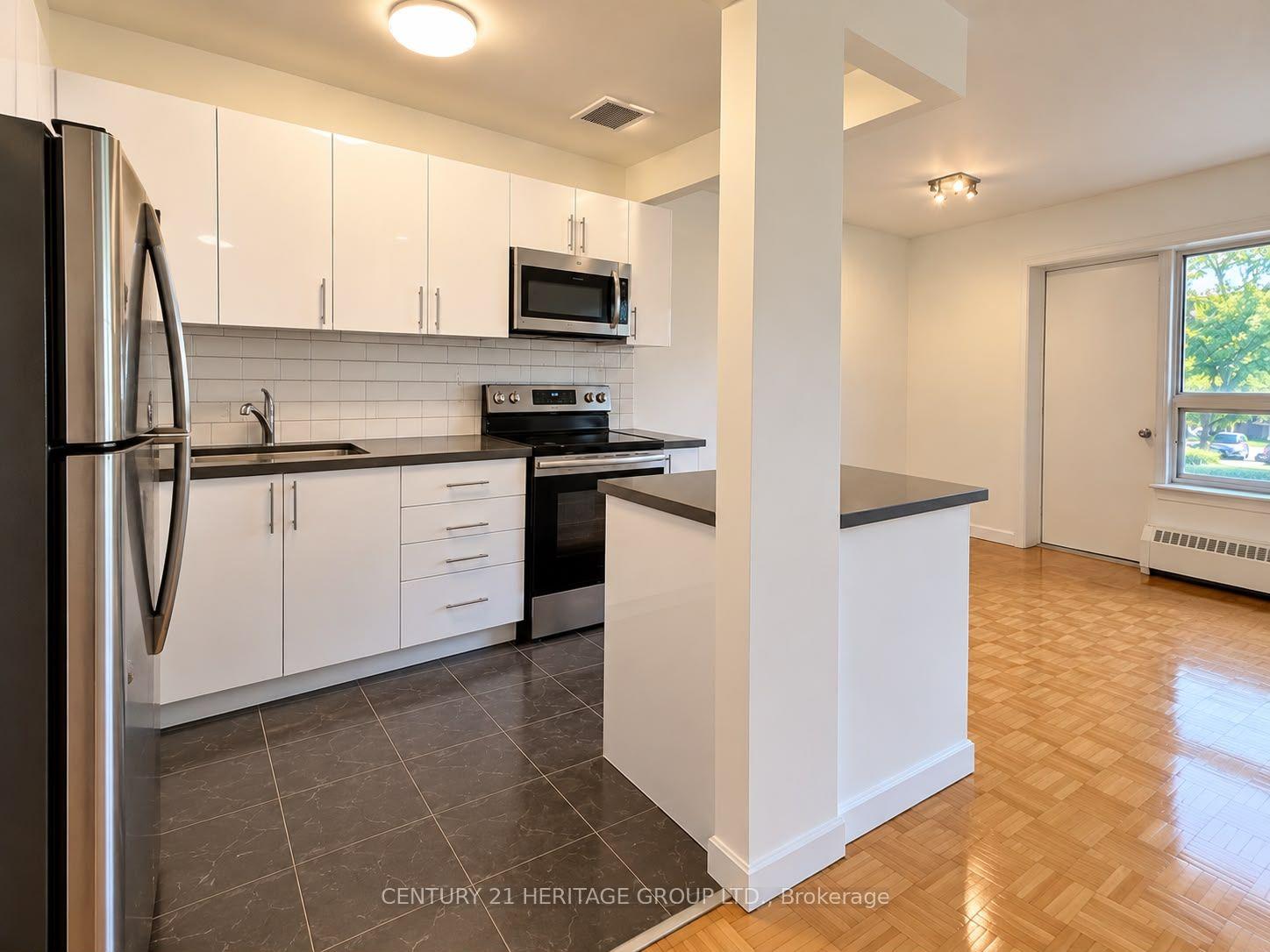 Photo 2 of Unit 121, 10 Garfella Drive, Etobicoke, Mount Olive-Silverstone-Jamestown — HOMEH