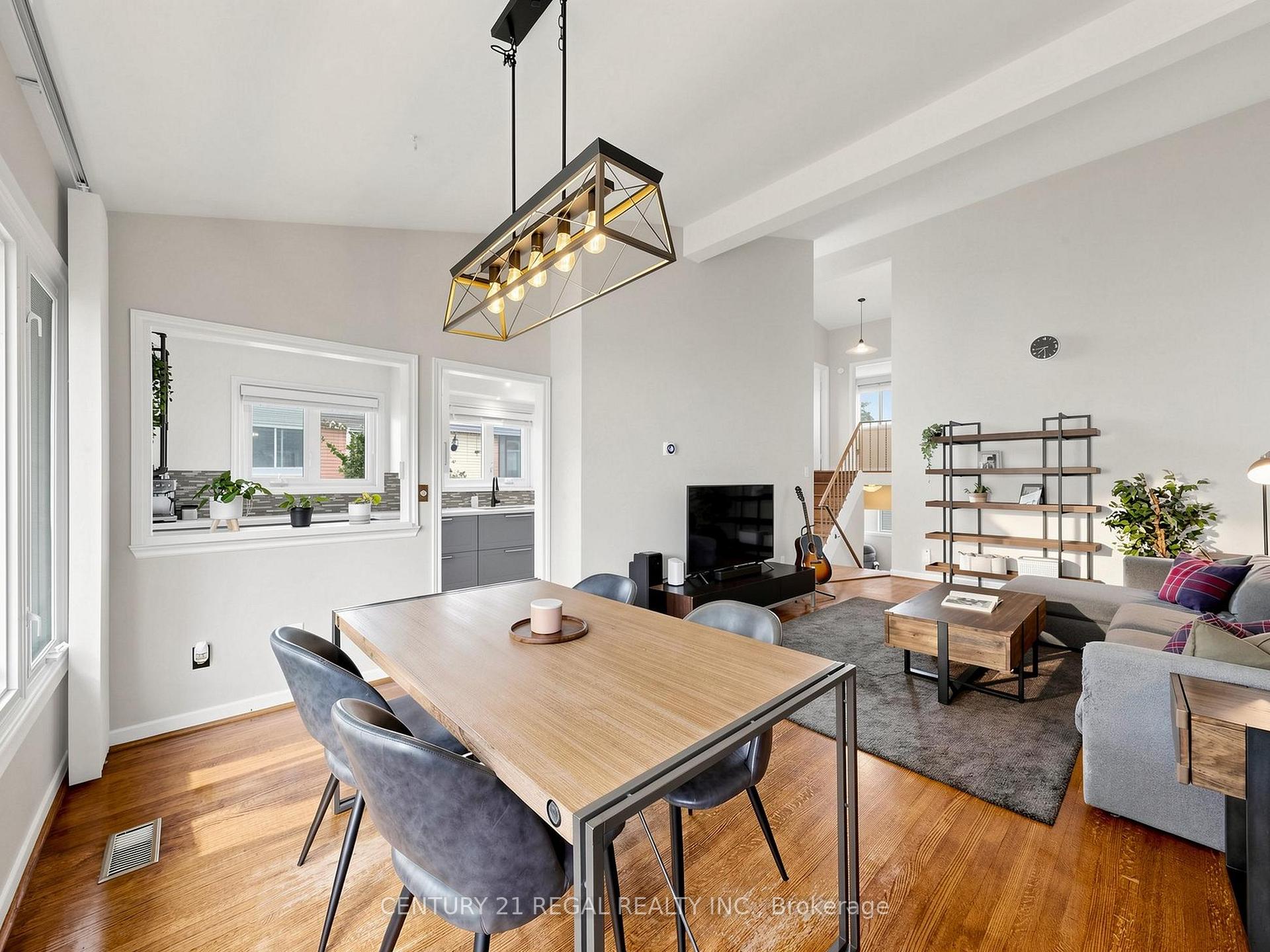 Photo 18 of 77 Billington Crescent, North York, Parkwoods-Donalda — HOMEH