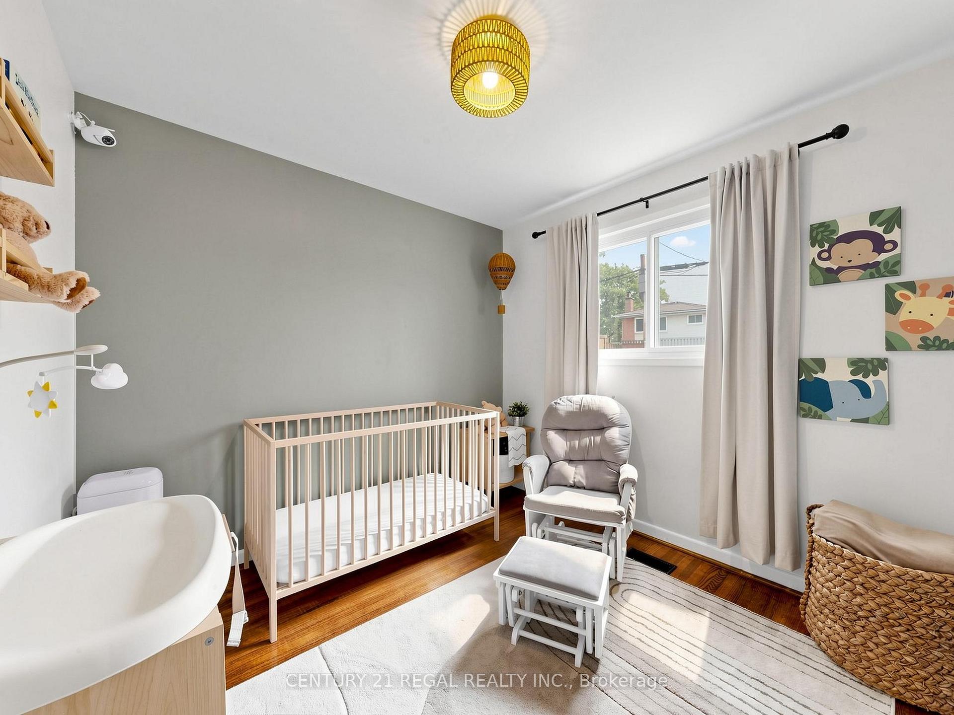Photo 30 of 77 Billington Crescent, North York, Parkwoods-Donalda — HOMEH