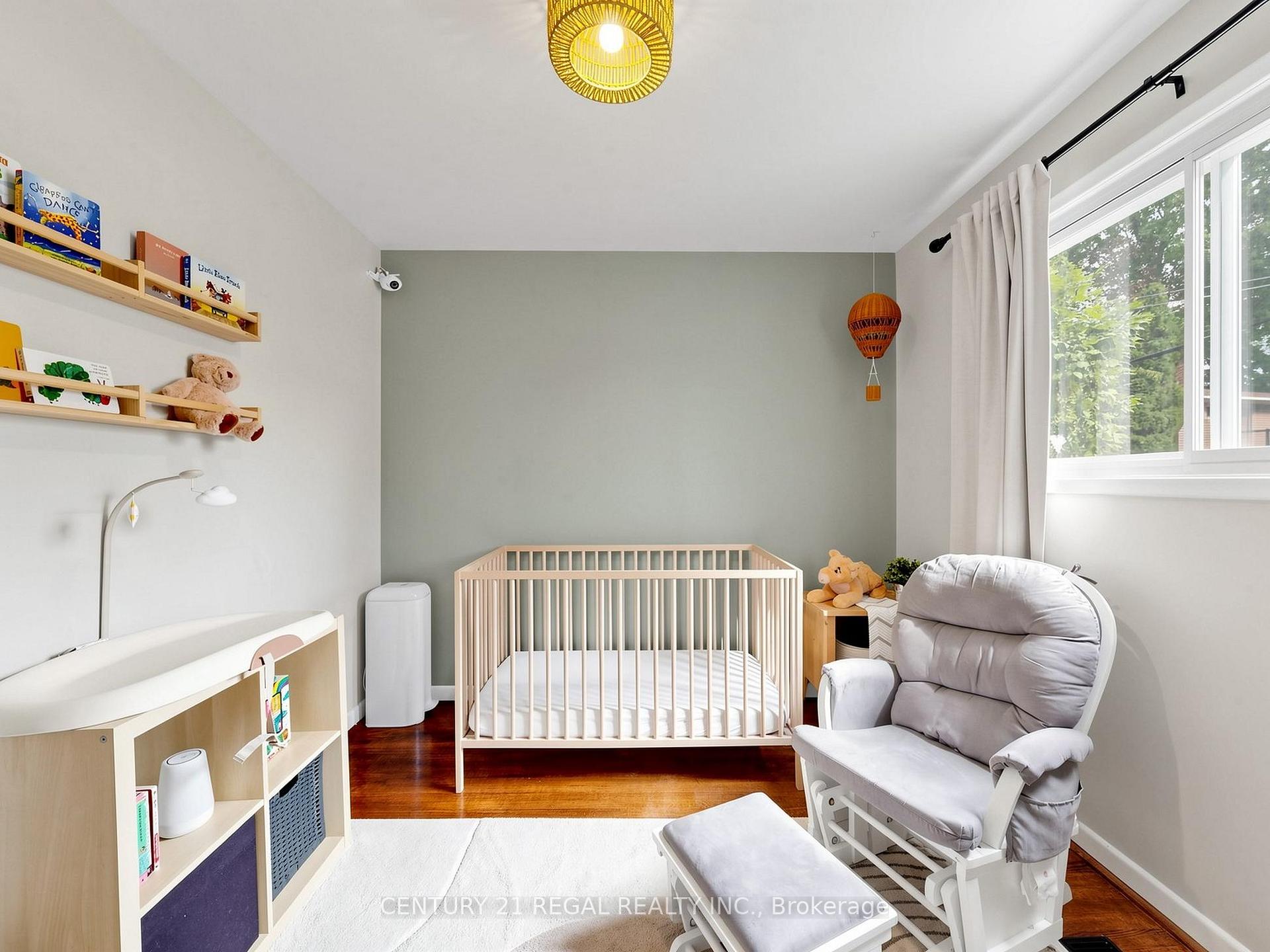 Photo 31 of 77 Billington Crescent, North York, Parkwoods-Donalda — HOMEH