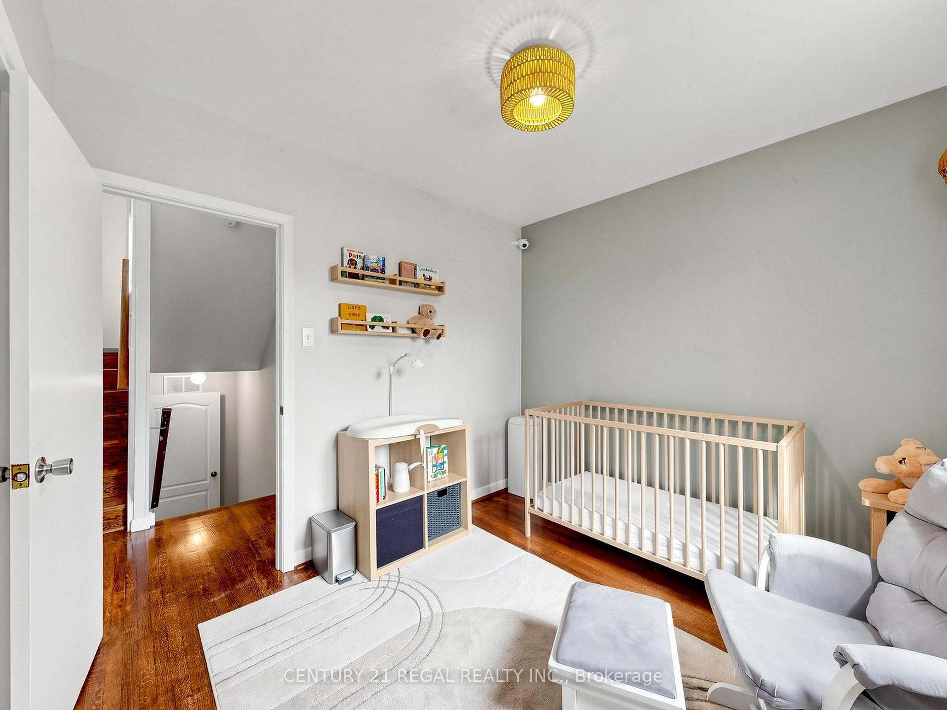 Photo 32 of 77 Billington Crescent, North York, Parkwoods-Donalda — HOMEH