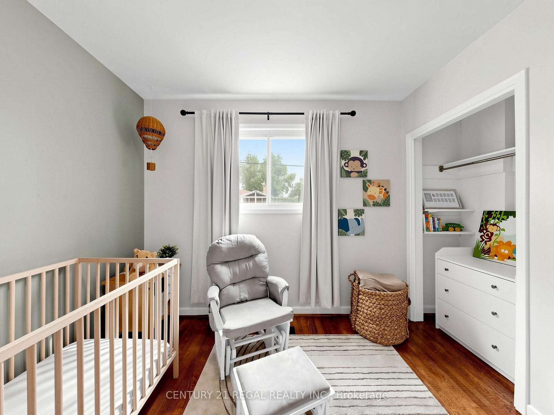 Photo 33 of 77 Billington Crescent, North York, Parkwoods-Donalda — HOMEH