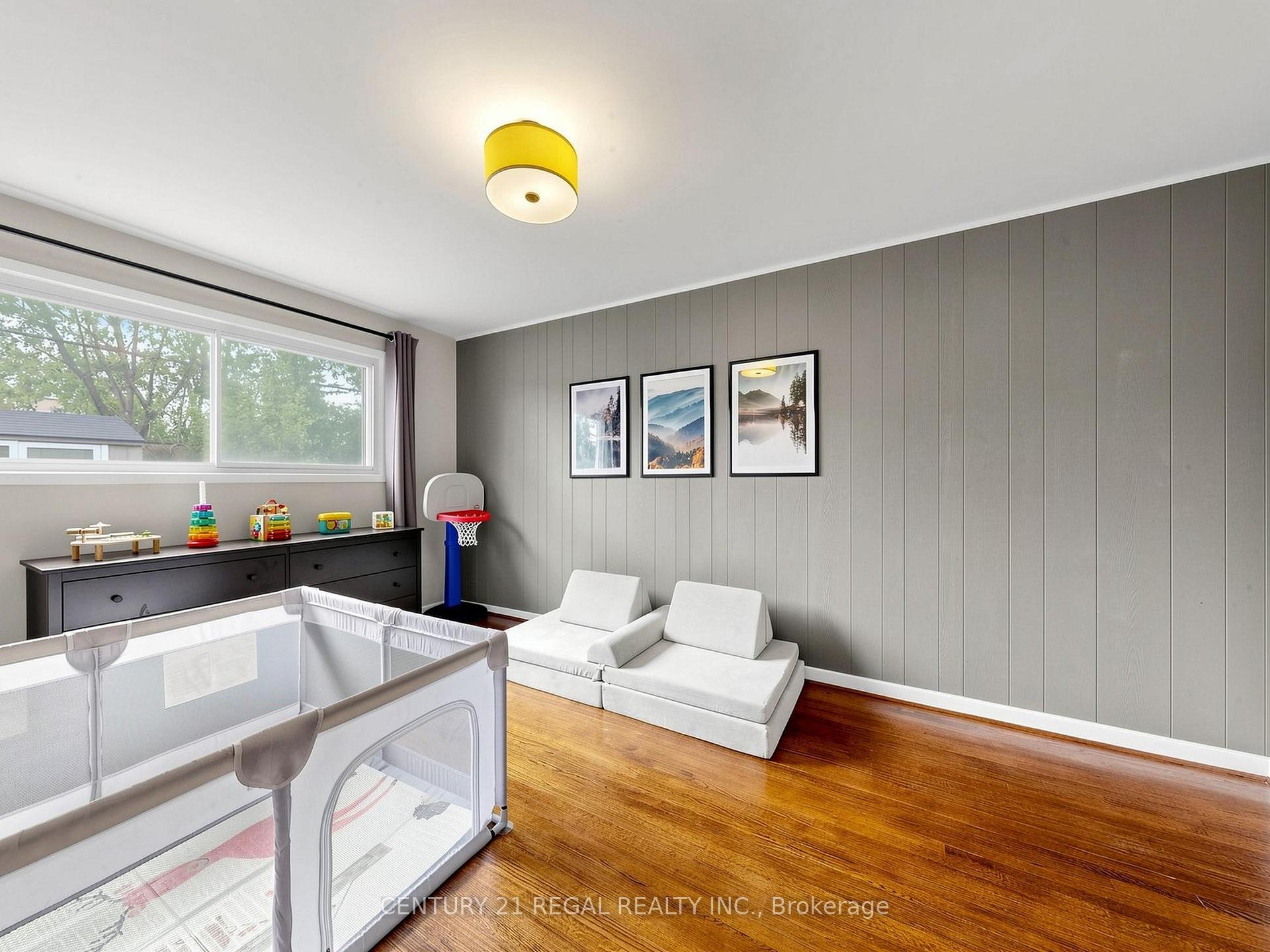 Photo 35 of 77 Billington Crescent, North York, Parkwoods-Donalda — HOMEH