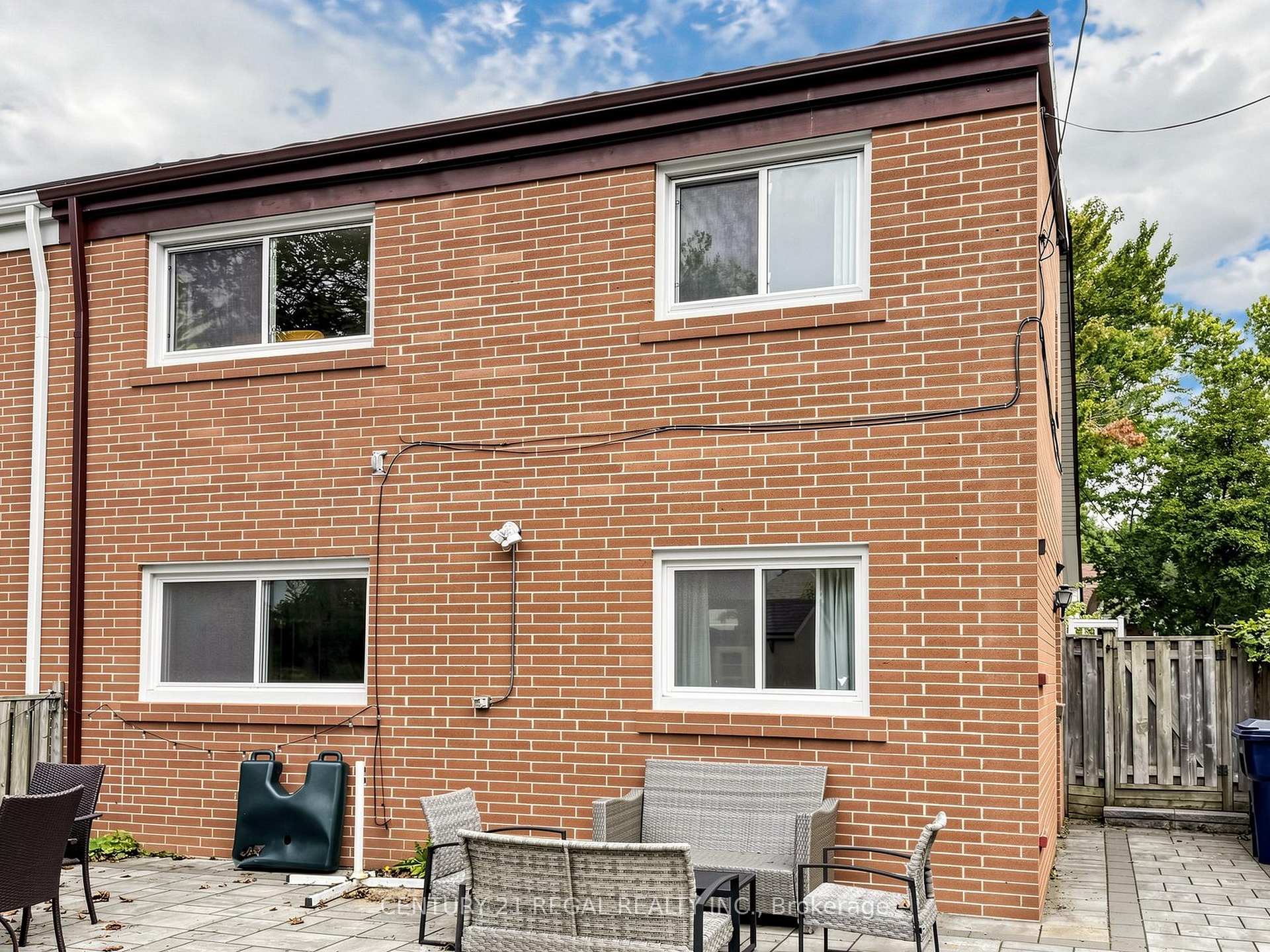 Photo 47 of 77 Billington Crescent, North York, Parkwoods-Donalda — HOMEH