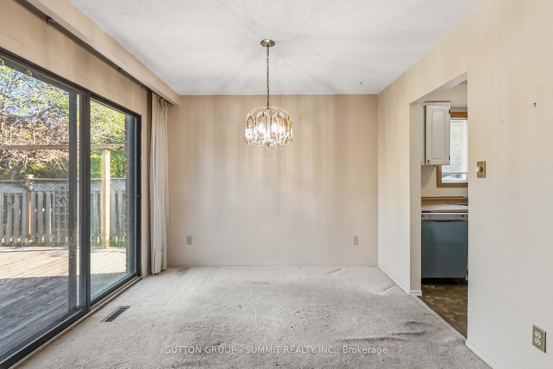 Photo 5 of 3097 Autumn Hill Crescent, Burlington, Headon — HOMEH
