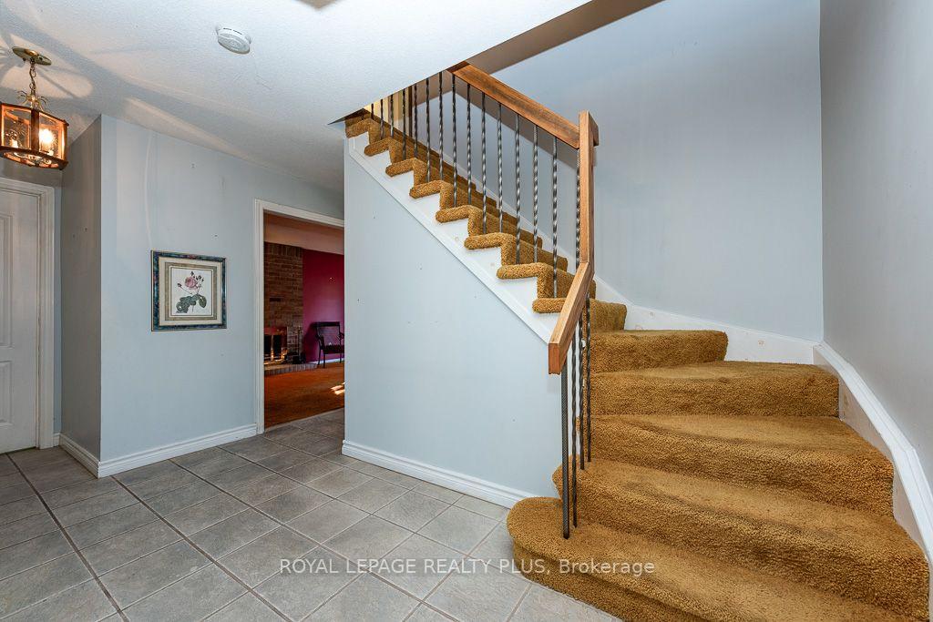 Photo 6 of 19 Macdougall Drive, Brampton, Central Park — HOMEH