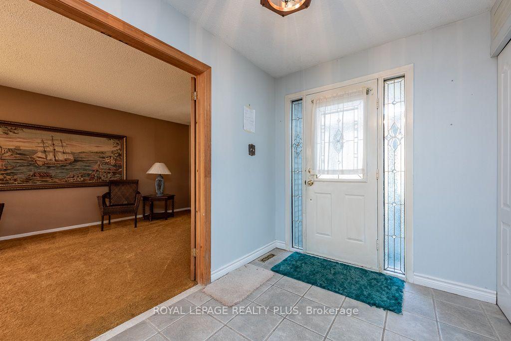 Photo 7 of 19 Macdougall Drive, Brampton, Central Park — HOMEH
