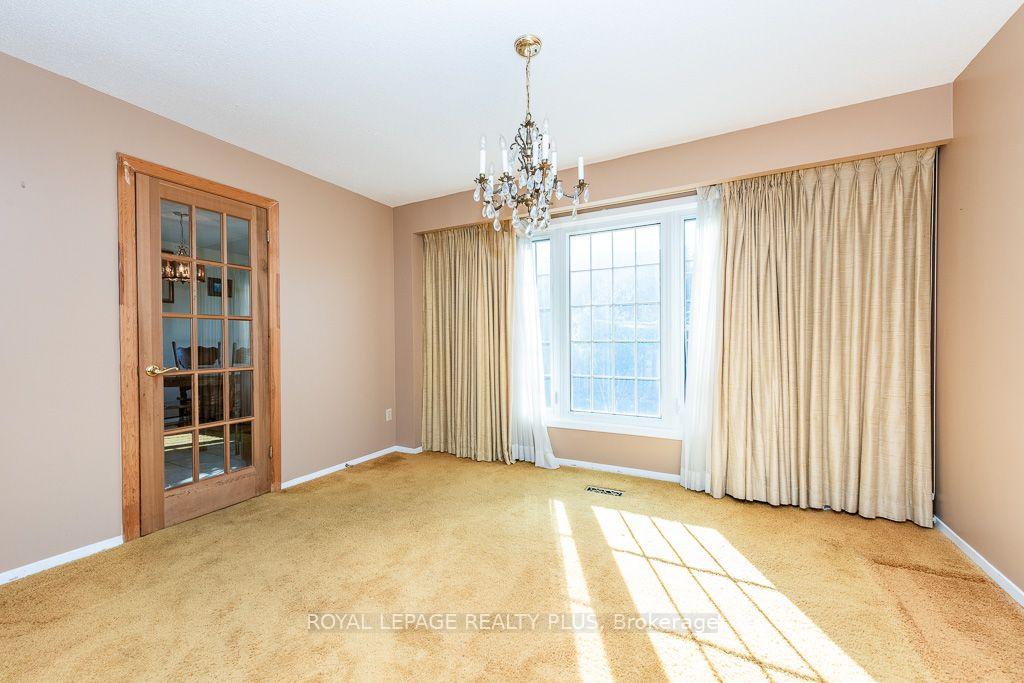 Photo 12 of 19 Macdougall Drive, Brampton, Central Park — HOMEH