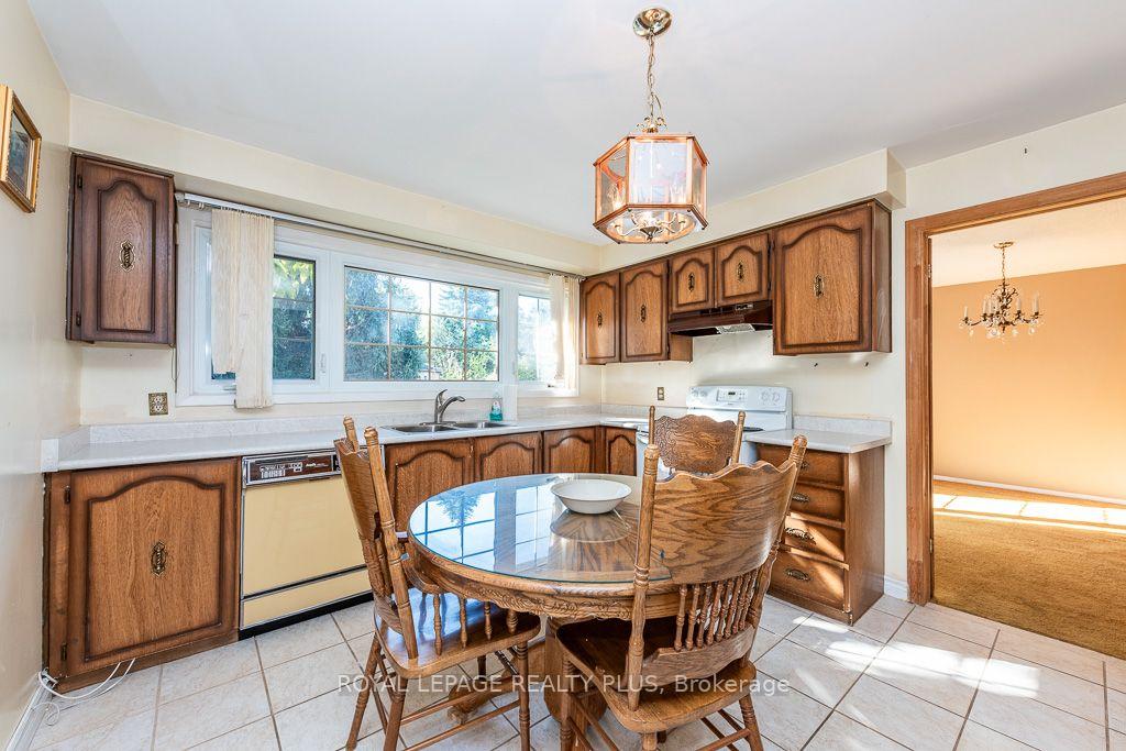 Photo 16 of 19 Macdougall Drive, Brampton, Central Park — HOMEH