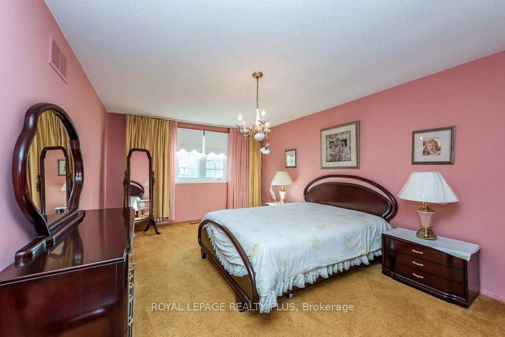 Photo 24 of 19 Macdougall Drive, Brampton, Central Park — HOMEH