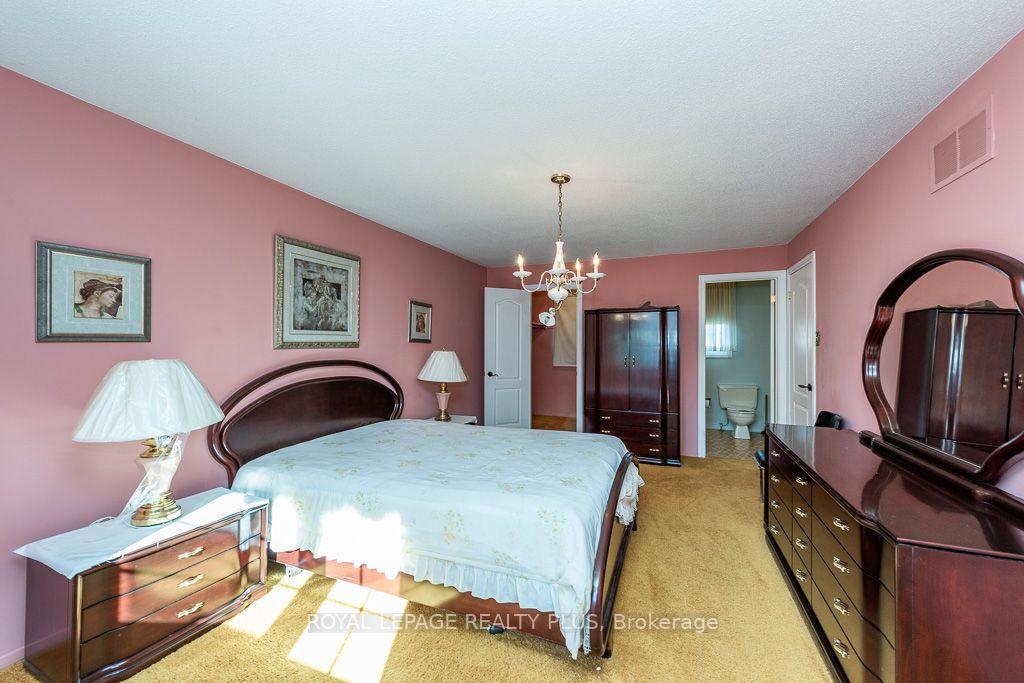 Photo 25 of 19 Macdougall Drive, Brampton, Central Park — HOMEH