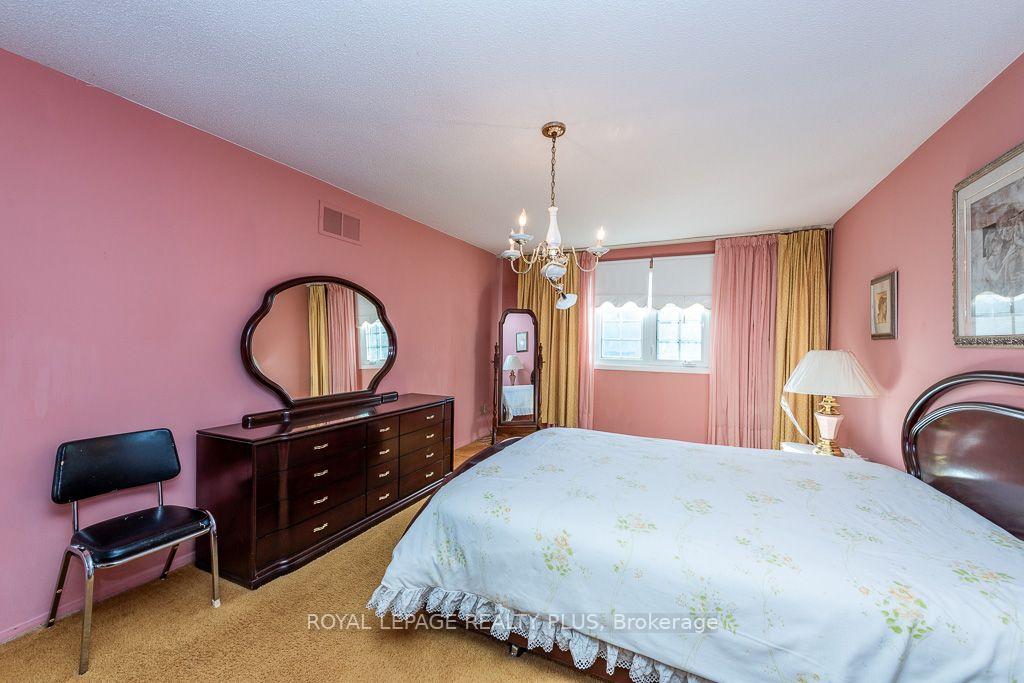 Photo 26 of 19 Macdougall Drive, Brampton, Central Park — HOMEH