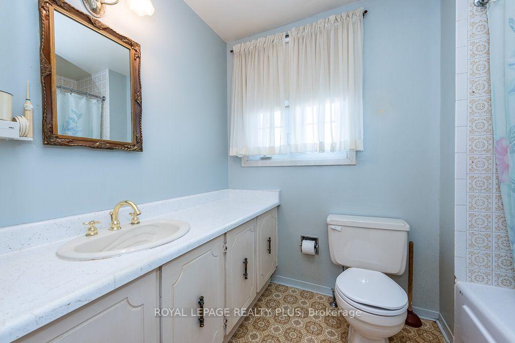 Photo 37 of 19 Macdougall Drive, Brampton, Central Park — HOMEH