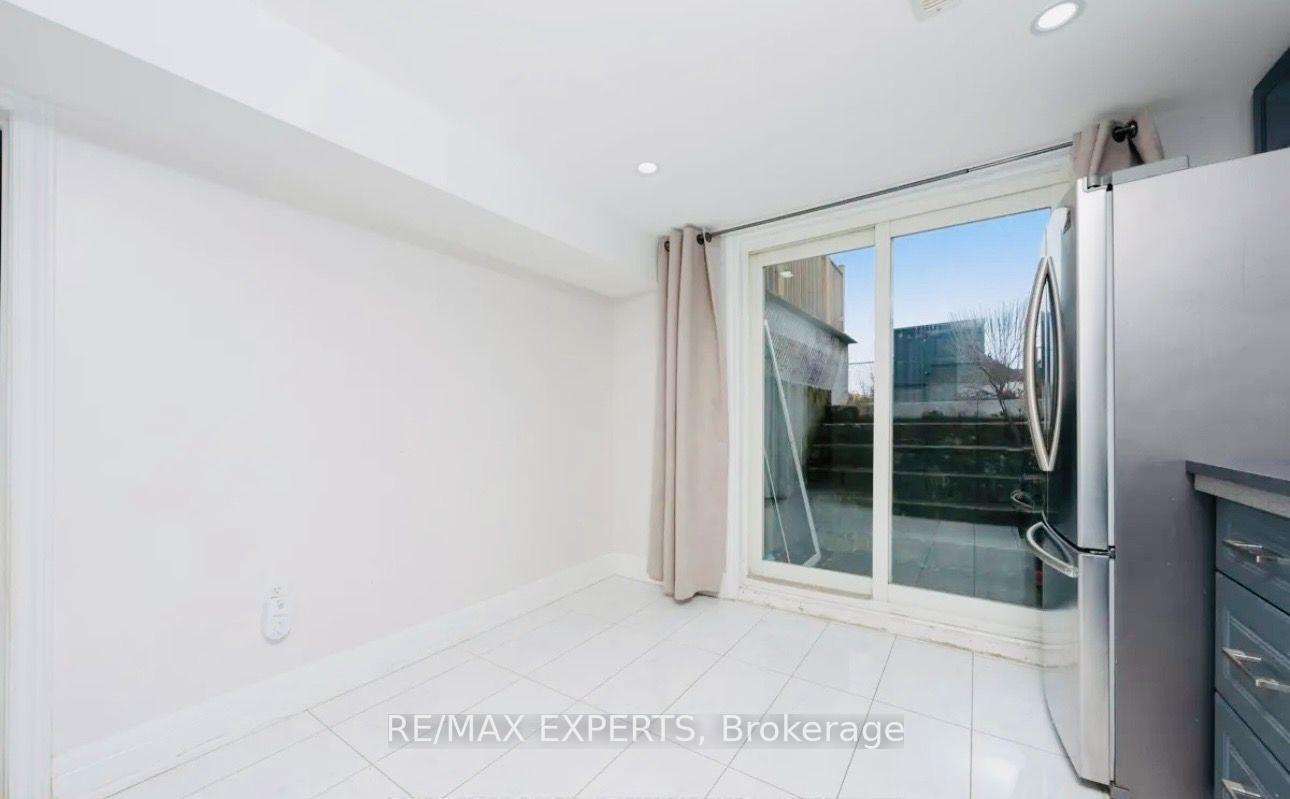 Photo 3 of Unit Lower, 465 Fergo Avenue, Mississauga, Cooksville — HOMEH