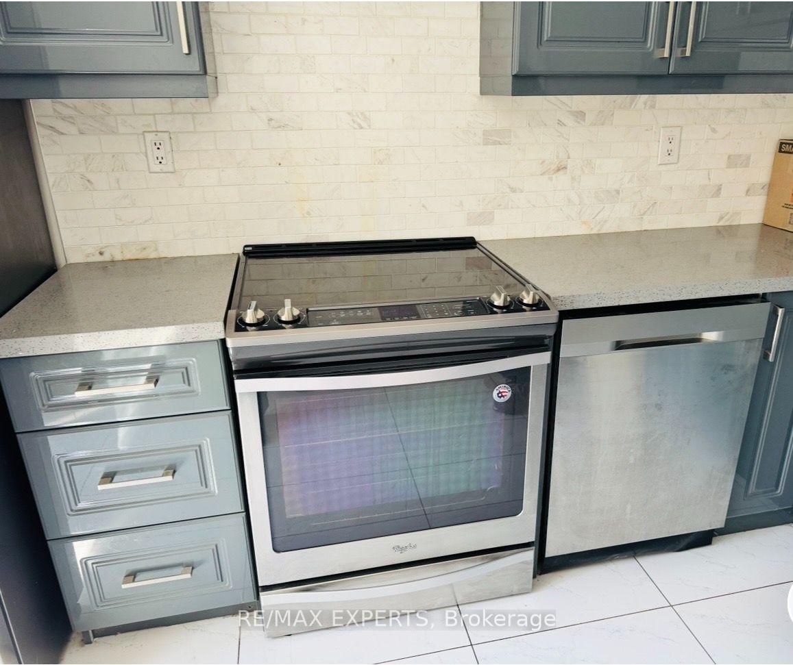 Photo 4 of Unit Lower, 465 Fergo Avenue, Mississauga, Cooksville — HOMEH