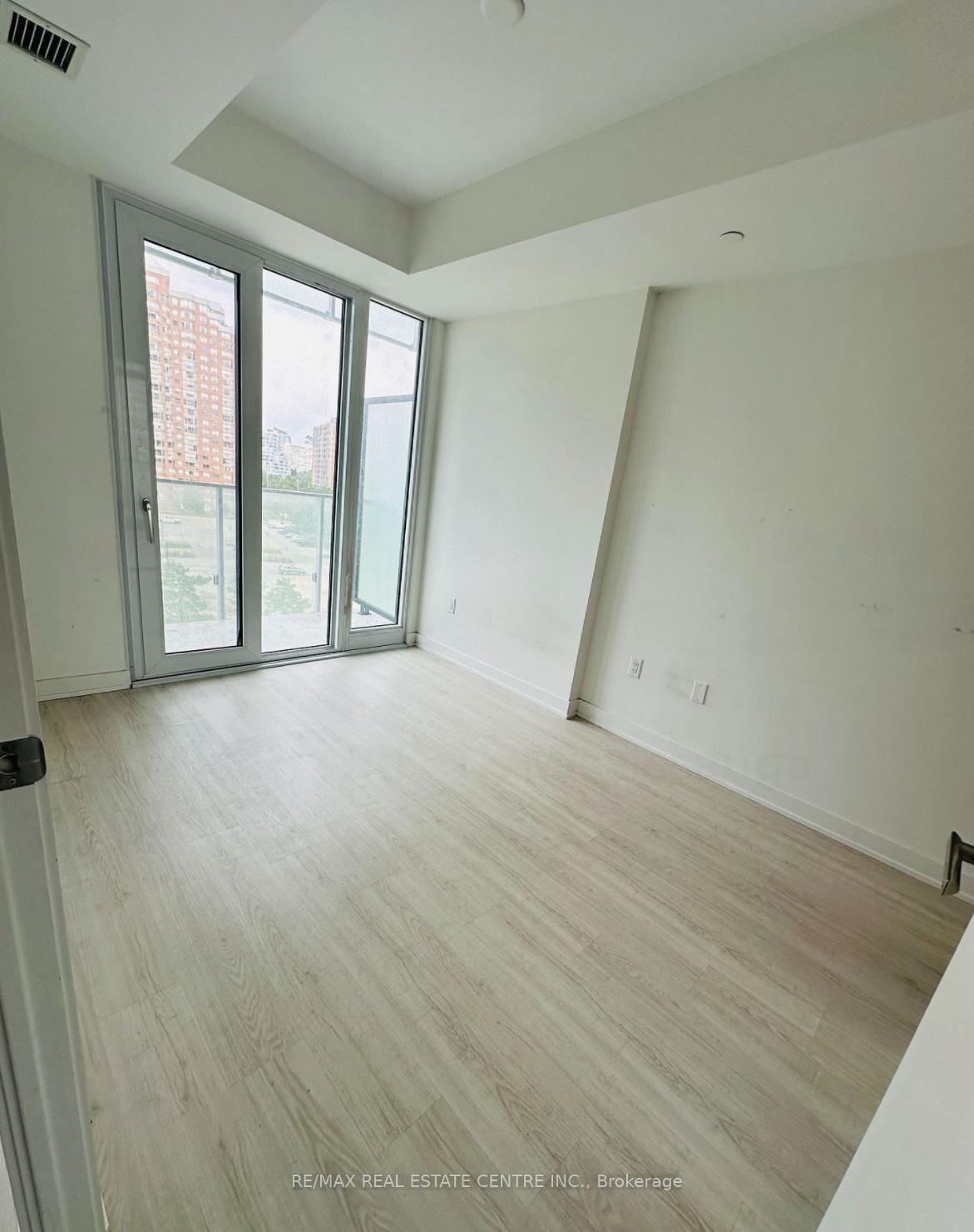Photo 5 of Unit 511, 3883 Quartz Road, Mississauga, City Centre — HOMEH