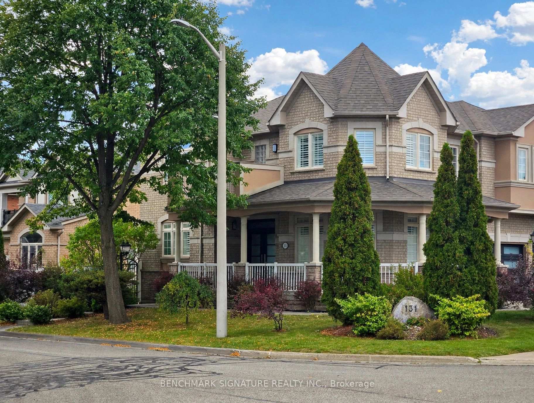 Photo 2 of 131 Magpie Crescent, Vaughan, Vellore Village — HOMEH