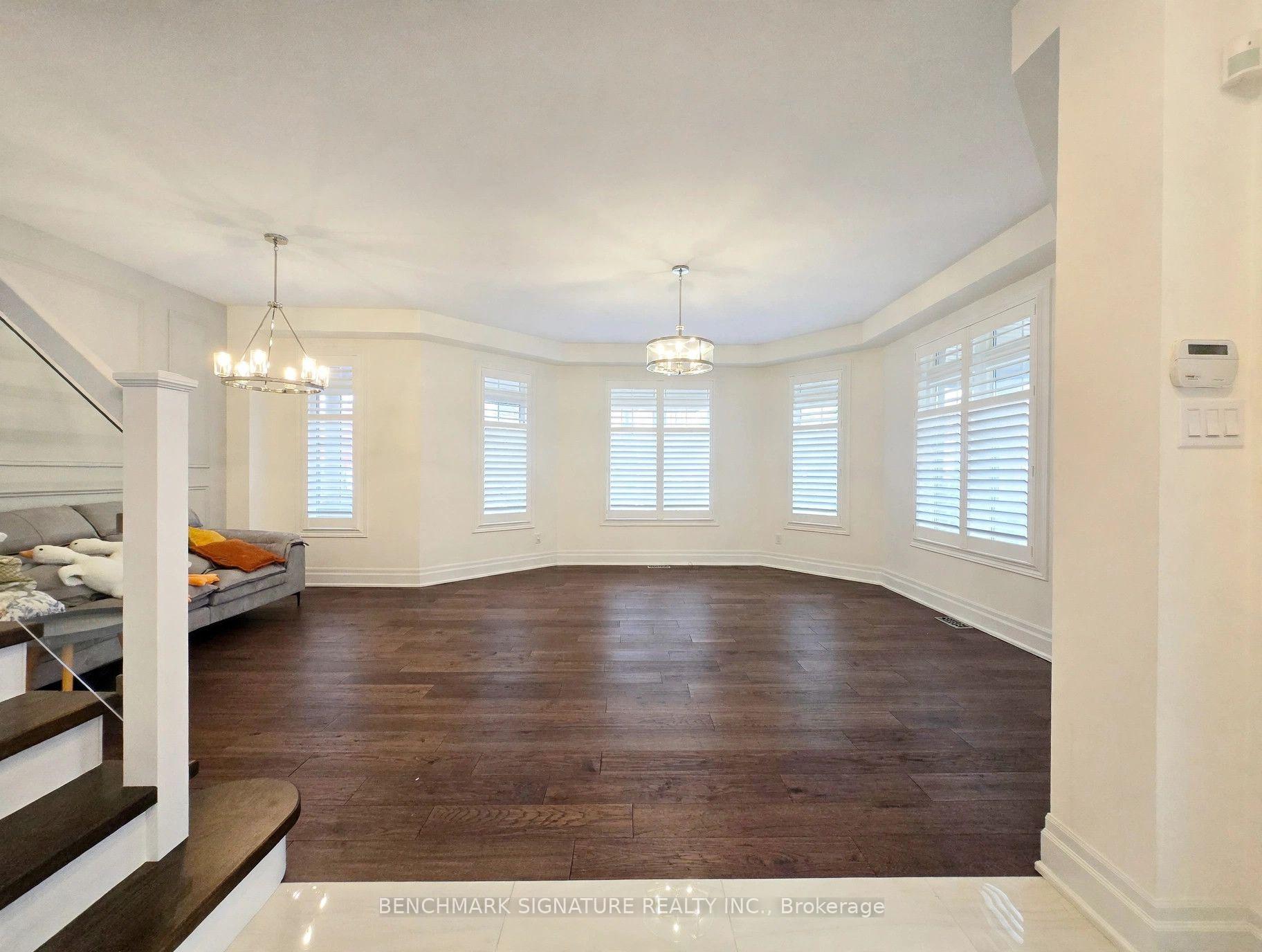 Photo 5 of 131 Magpie Crescent, Vaughan, Vellore Village — HOMEH