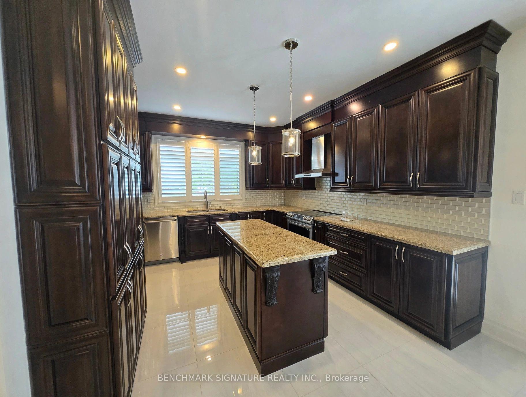 Photo 9 of 131 Magpie Crescent, Vaughan, Vellore Village — HOMEH